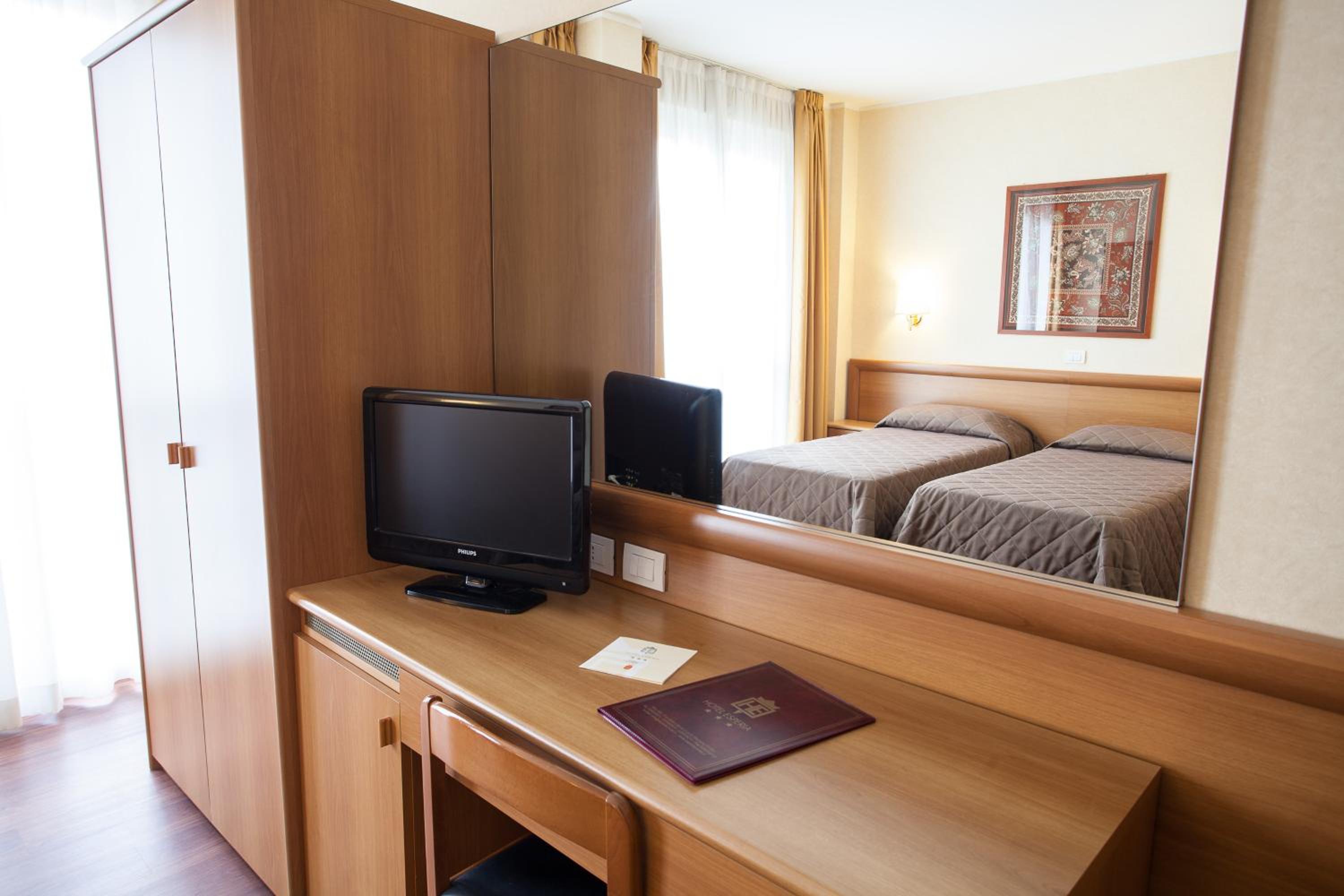 Twin Room - Photo 1