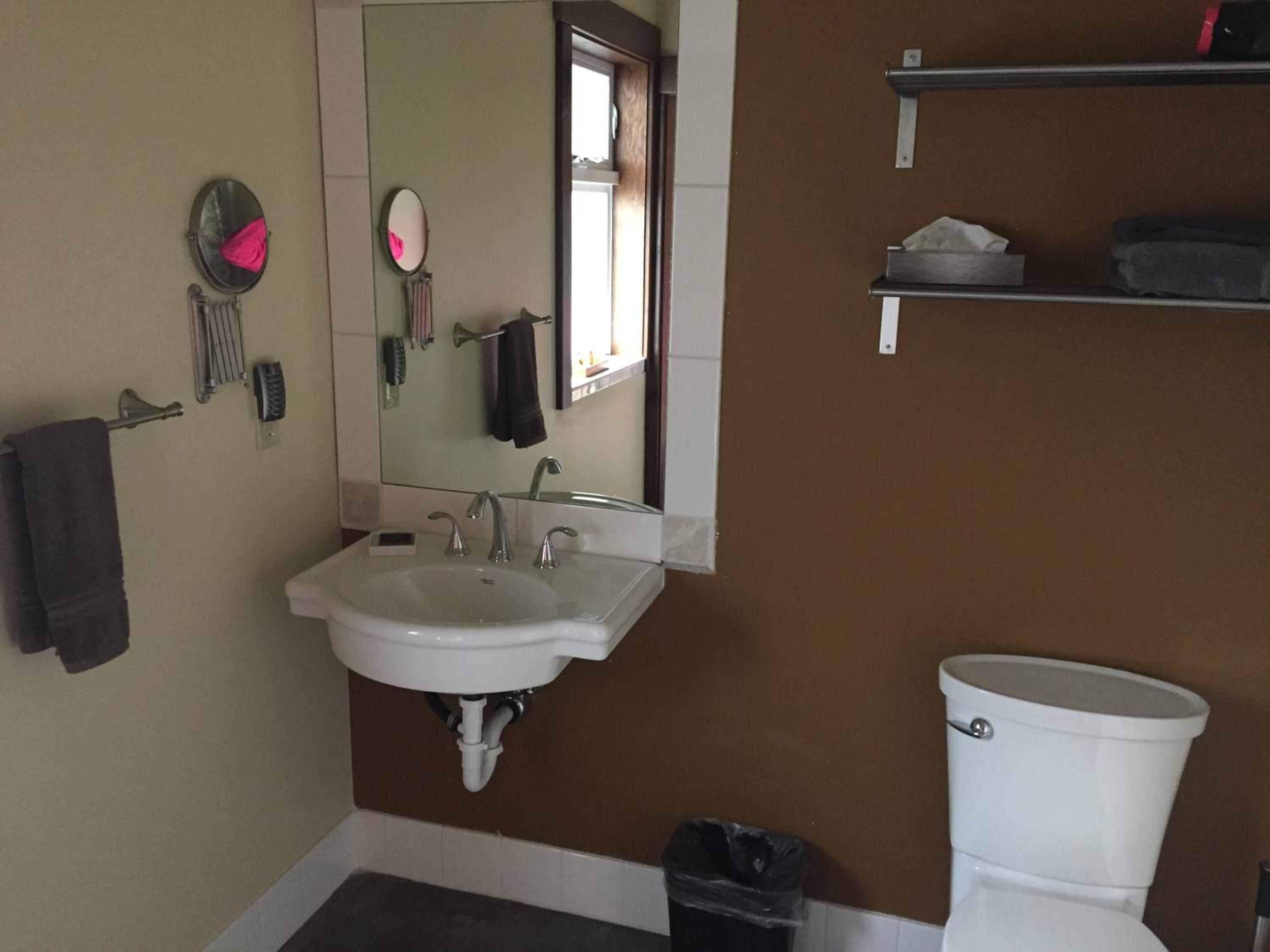 King Room - Disability Access photo 2