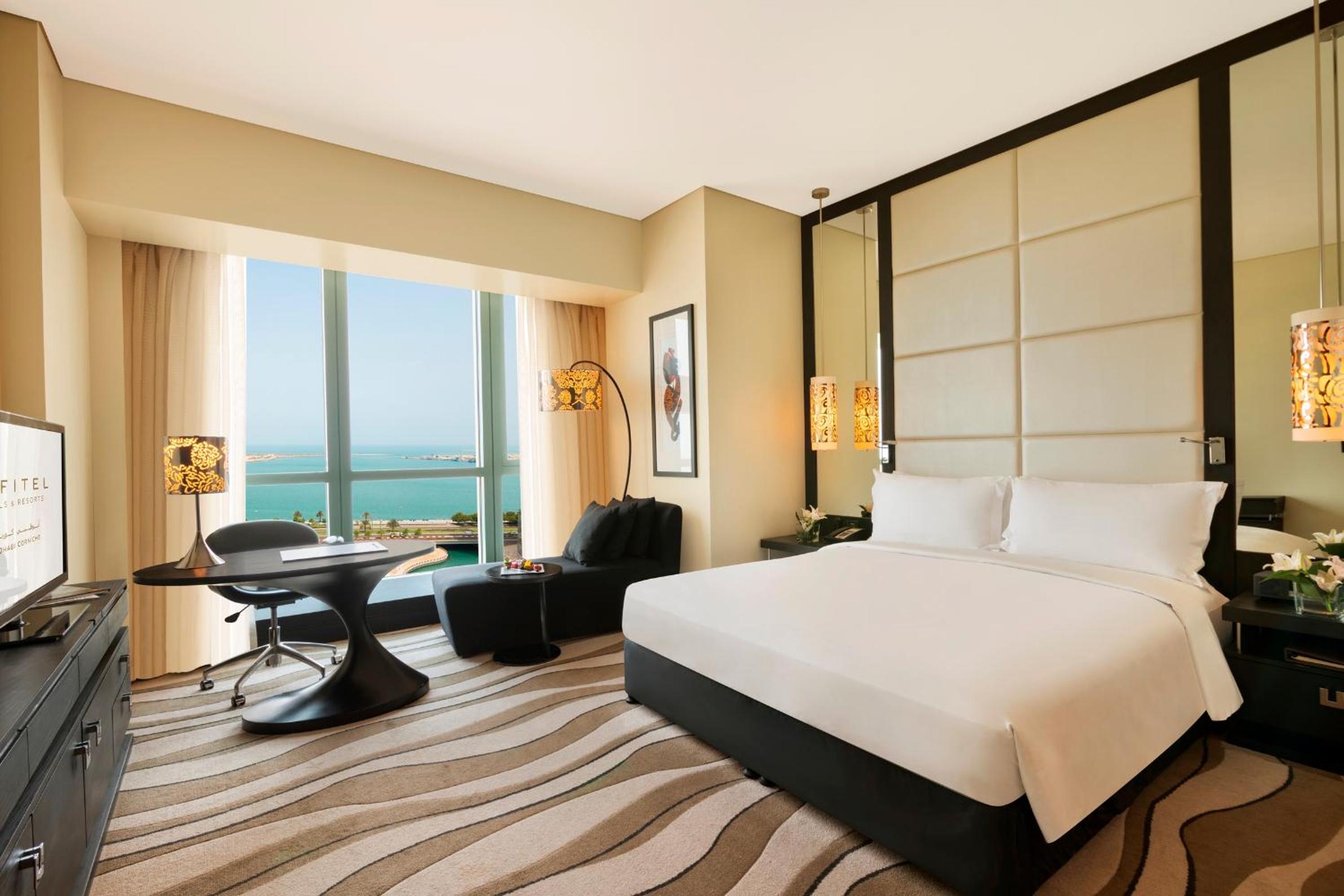 Luxury Club King Room With Club Access And Sea Or City View