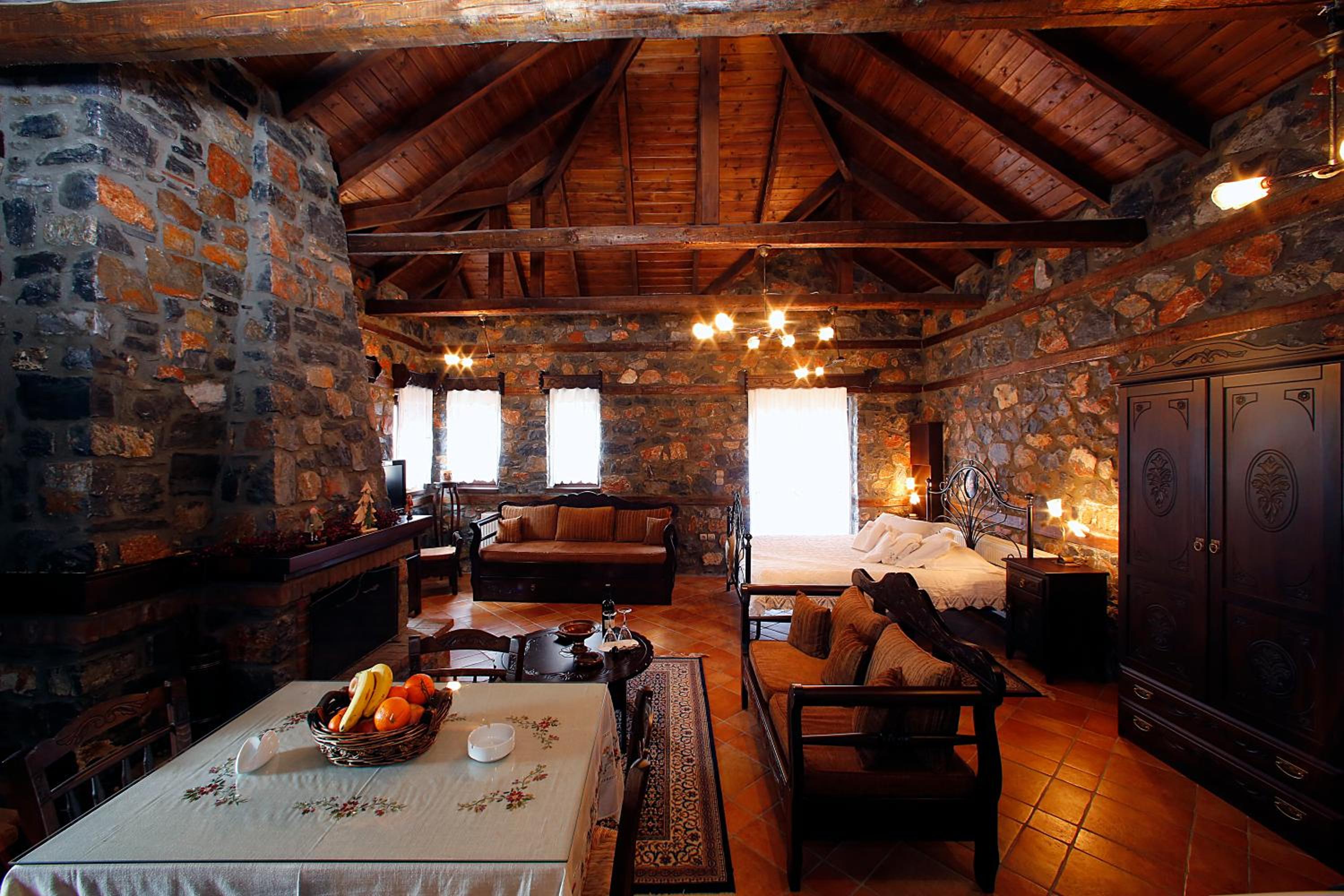 Superior Suite with Fireplace photo 1