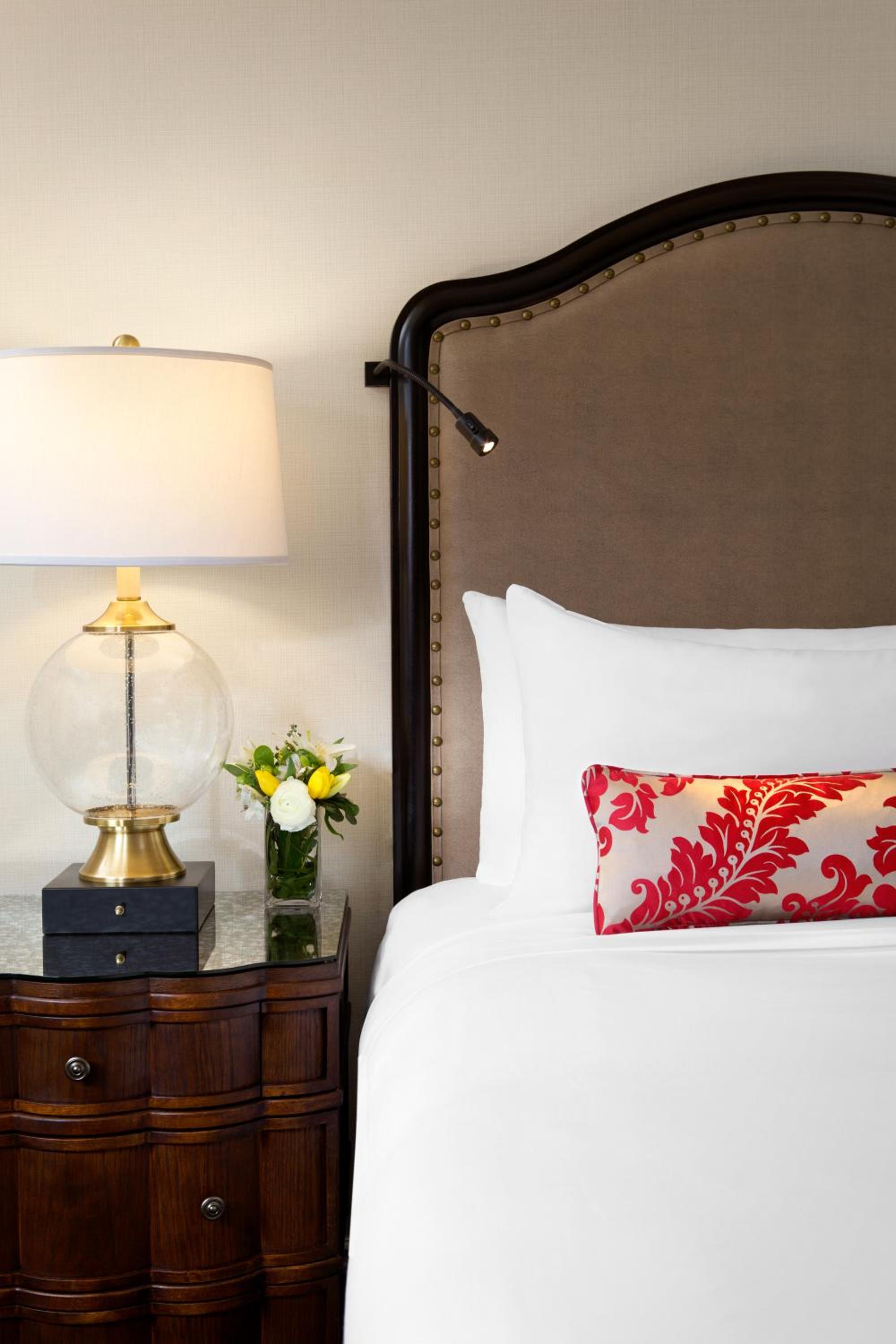 Fairmont King Room - Photo 3