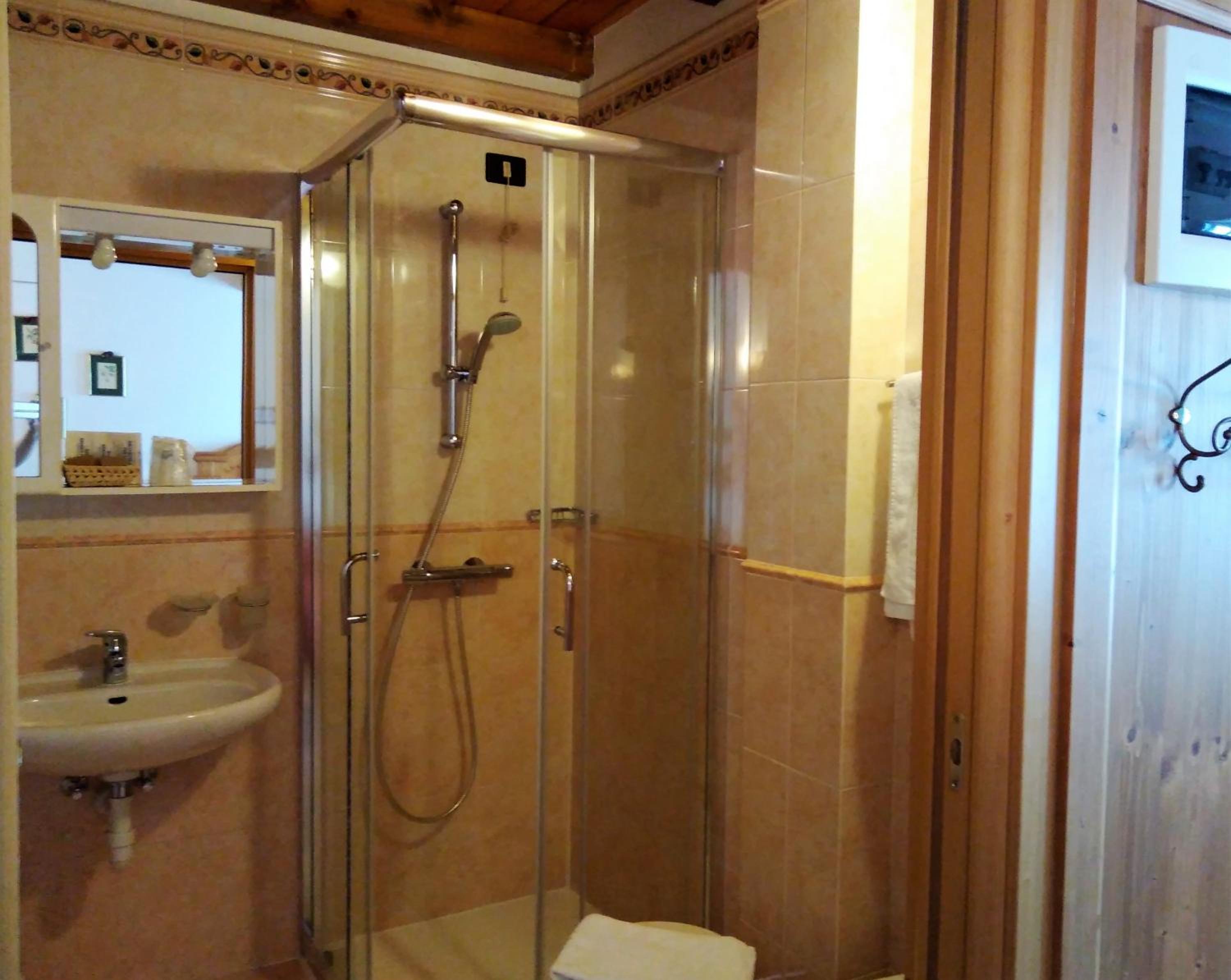 Double or Twin Room photo 2