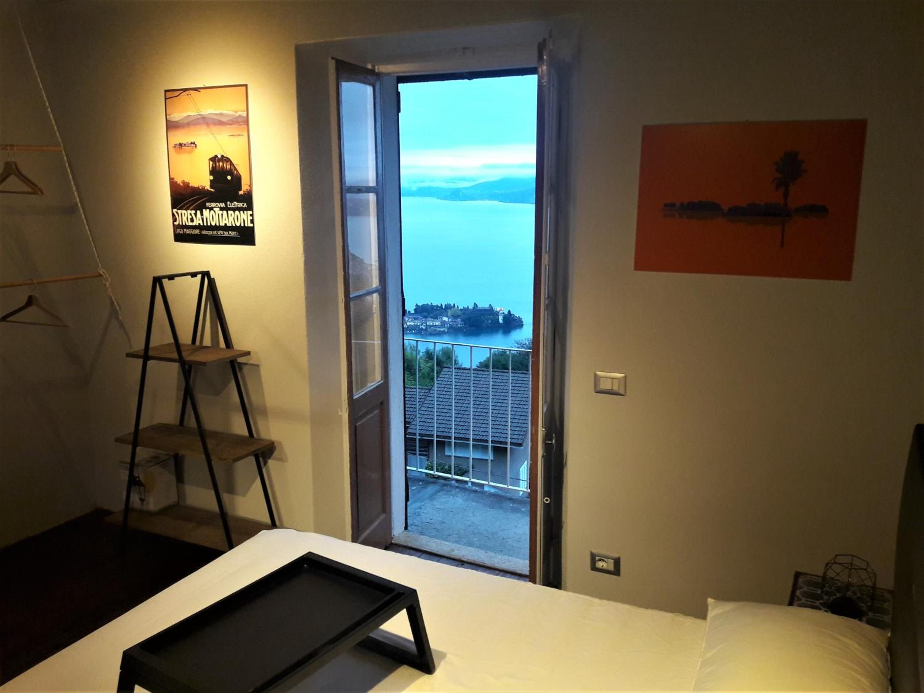 Double Room with Balcony - Photo 13