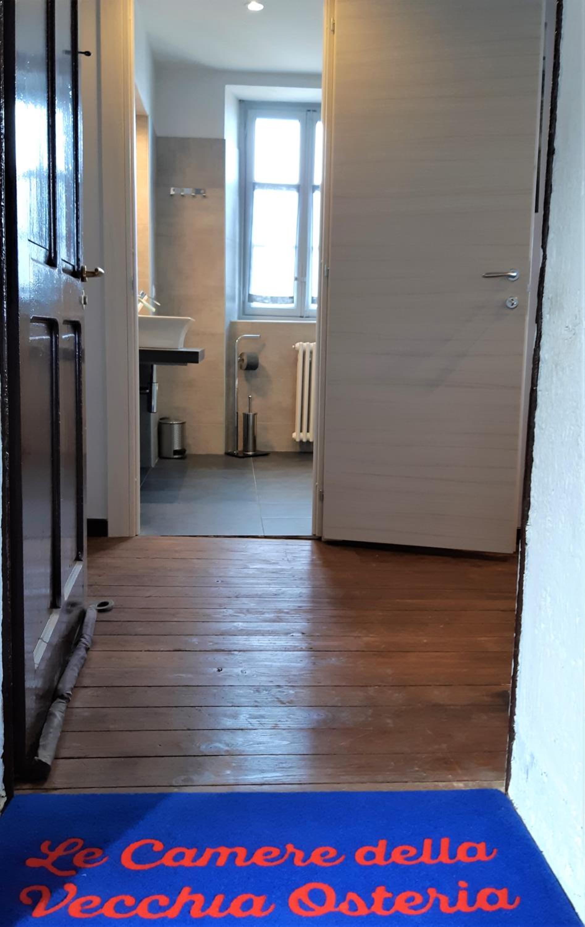 Double Room with Balcony - Photo 2