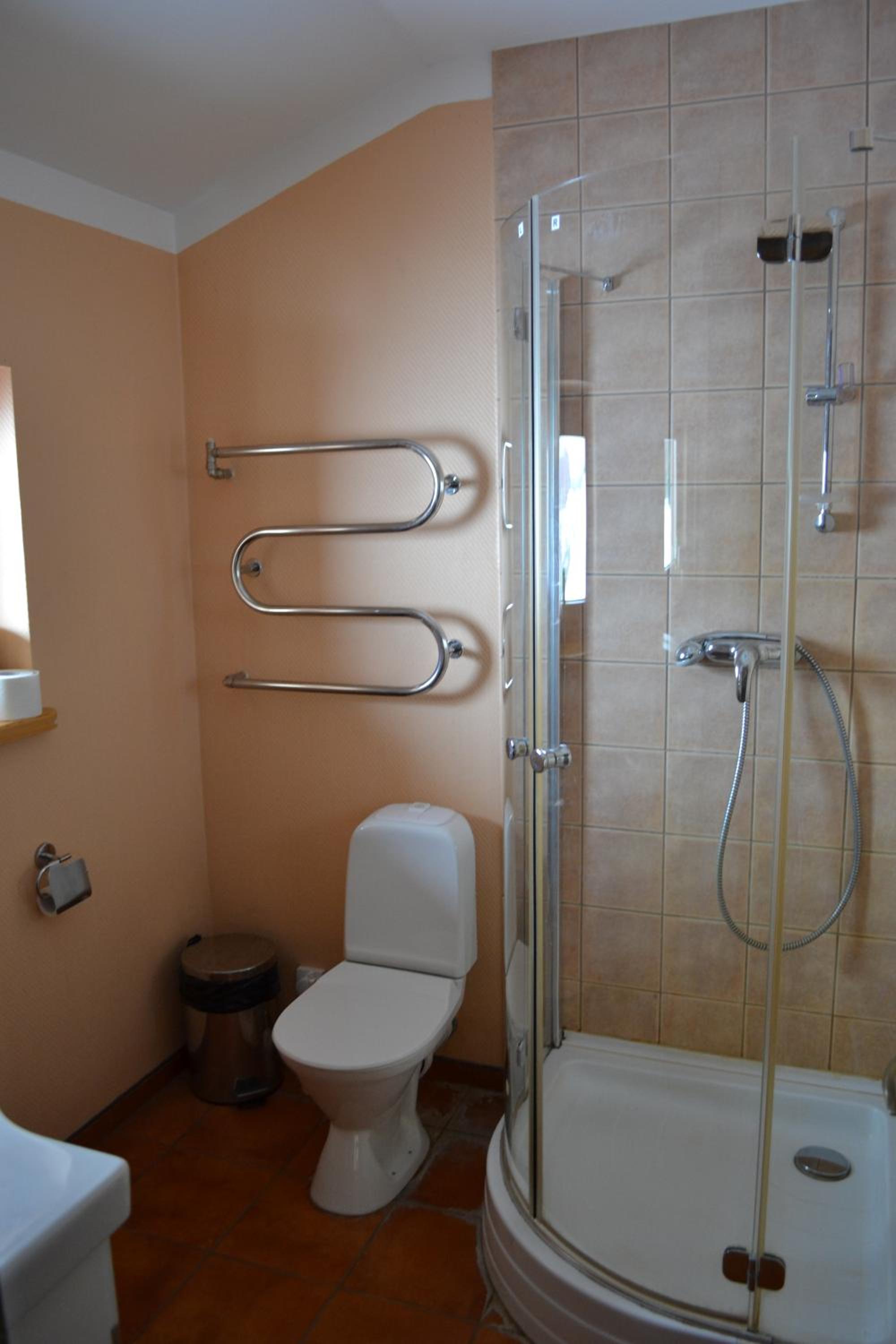Apartment with Shower photo 3