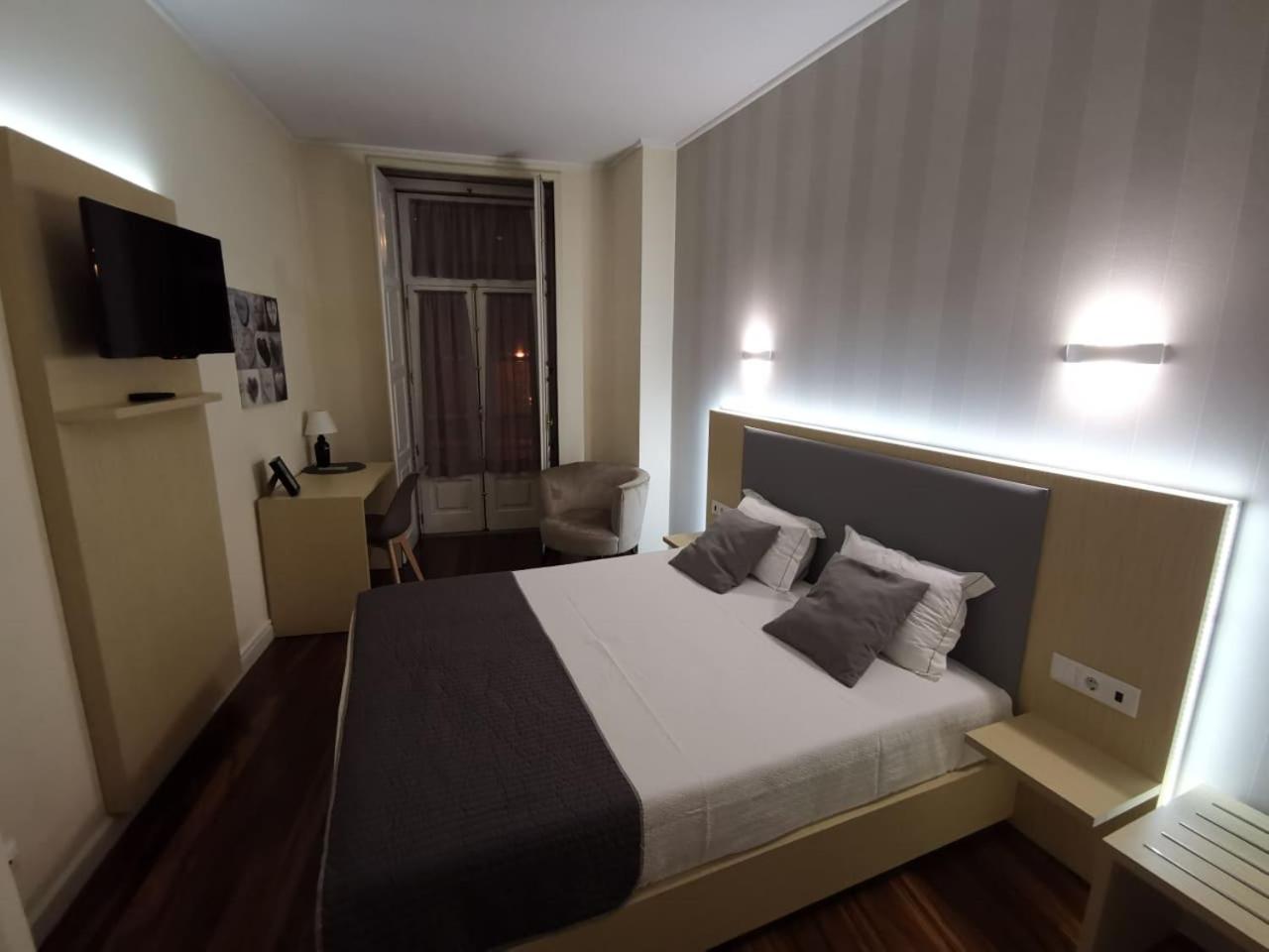 Double or Twin Room - Photo 2