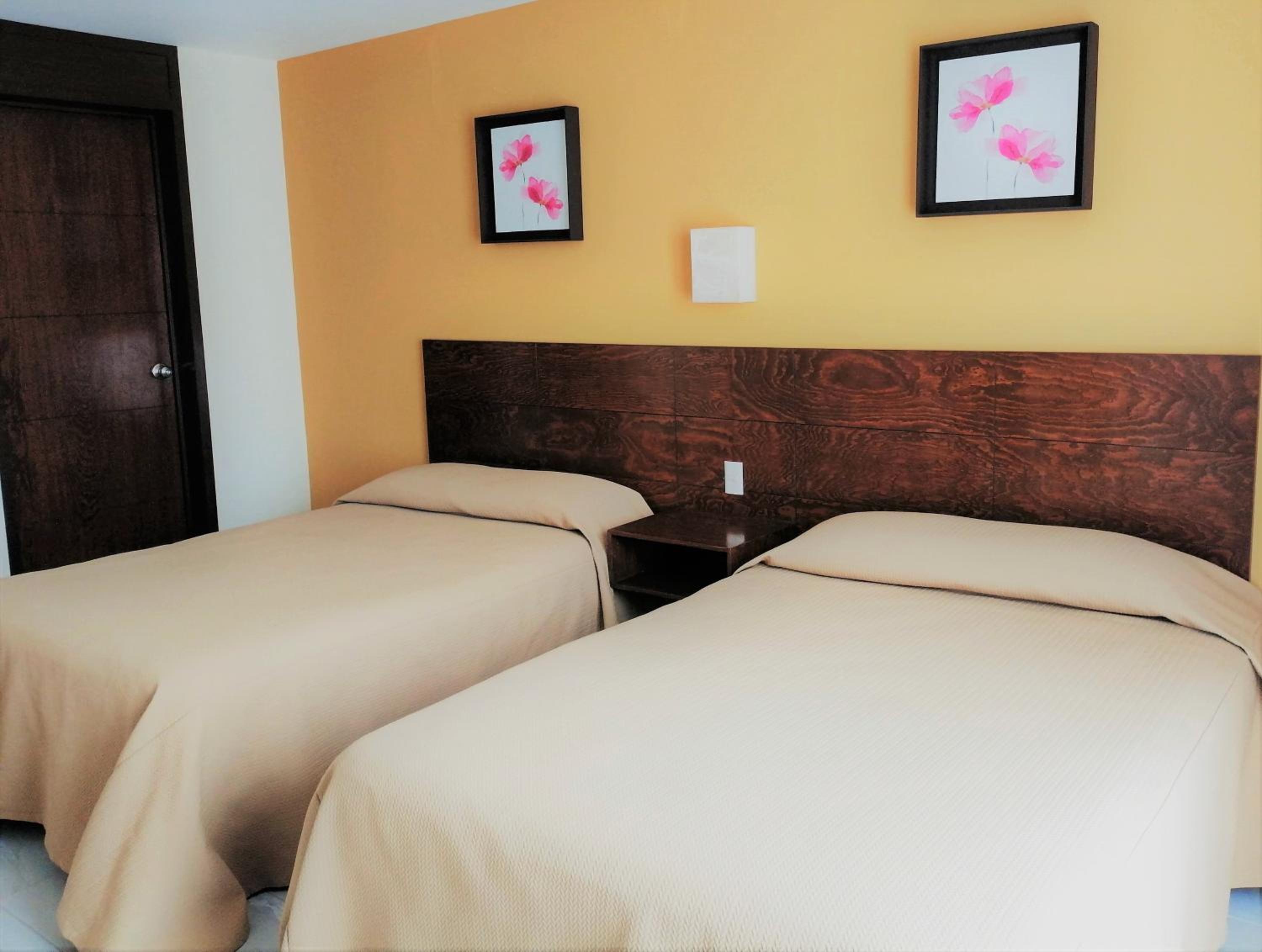 Deluxe Double Room with Two Double Beds - Photo 10