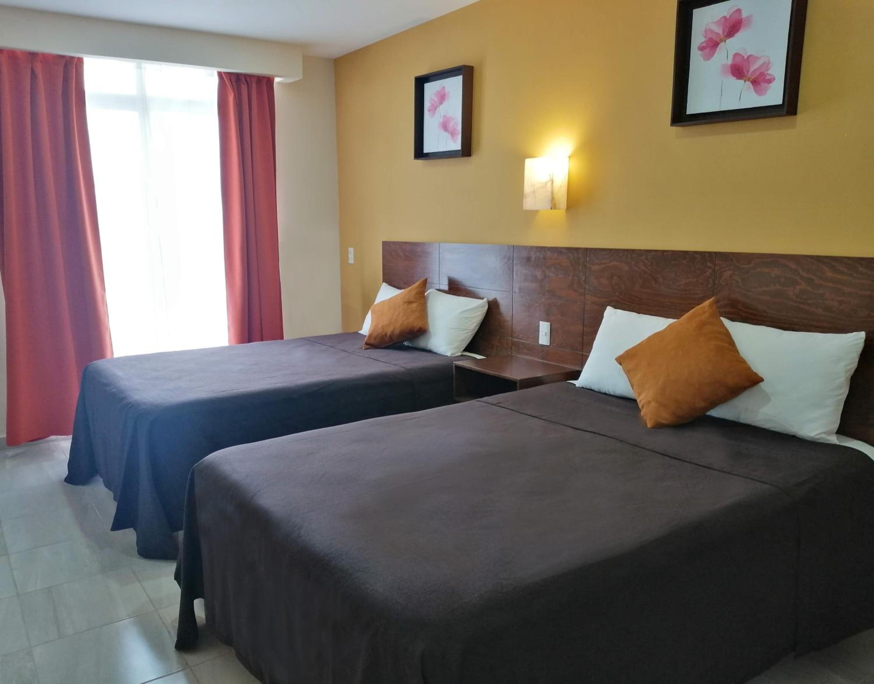 Deluxe Double Room with Two Double Beds - Photo 7