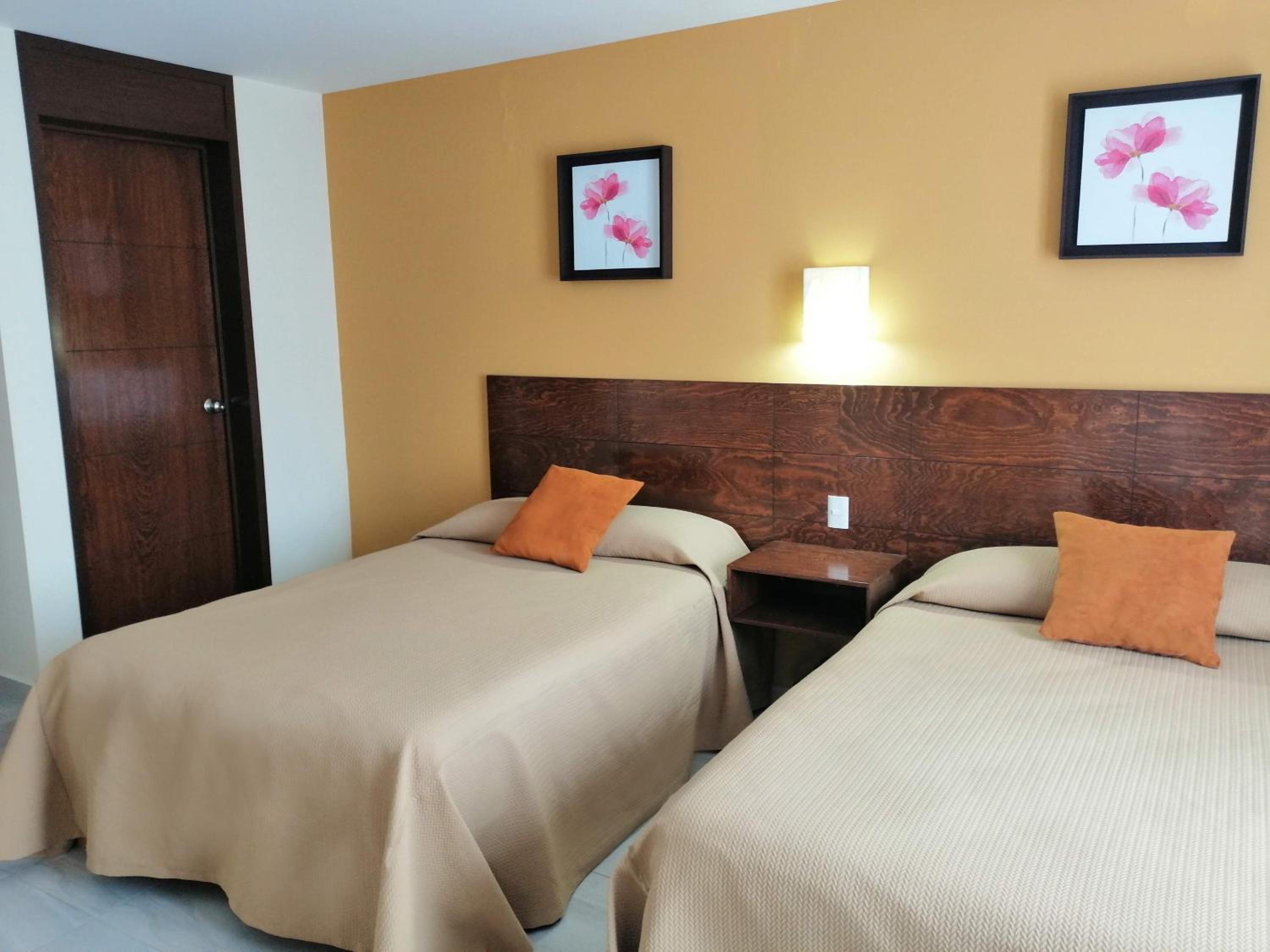 Deluxe Double Room with Two Double Beds - Photo 5