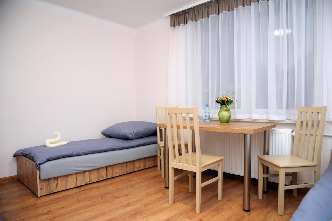 Triple Room with Private Bathroom - Photo 3