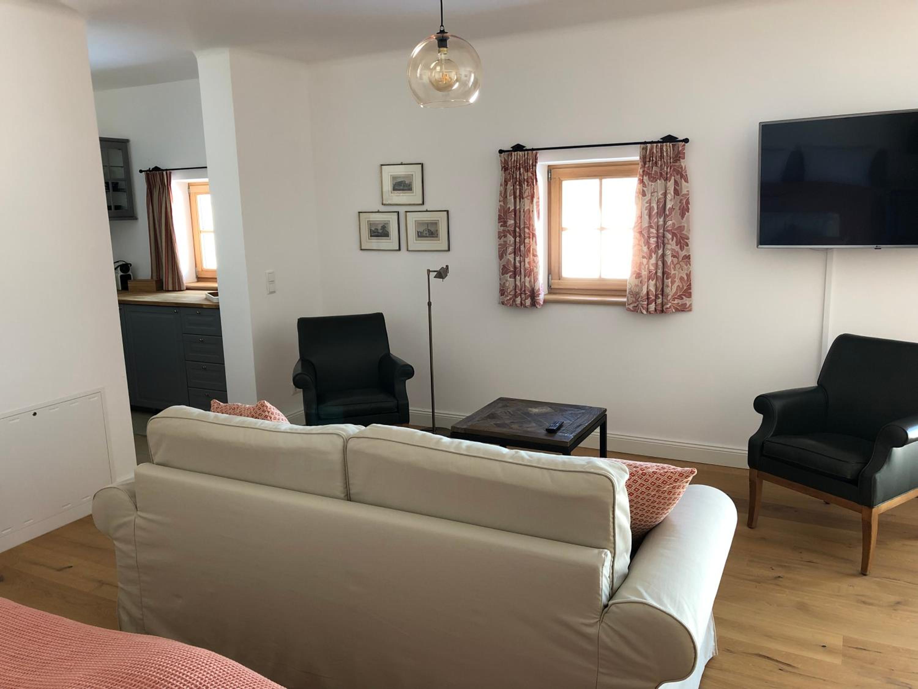 Apartment with Mountain View photo 2