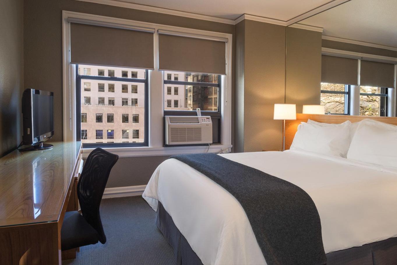 Modern King Room - Photo 1