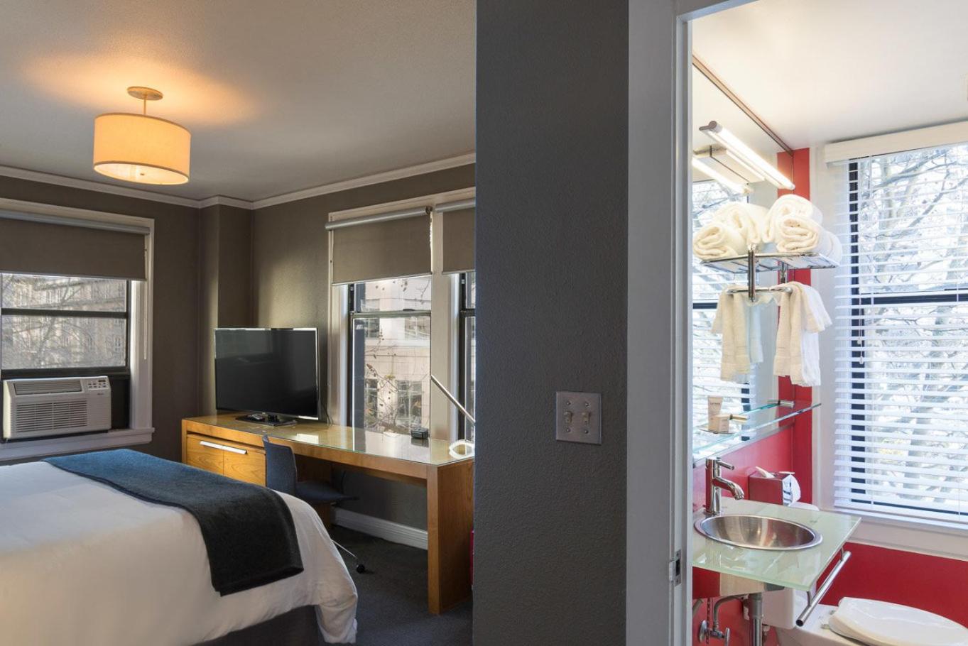 Max King Room - Photo 1