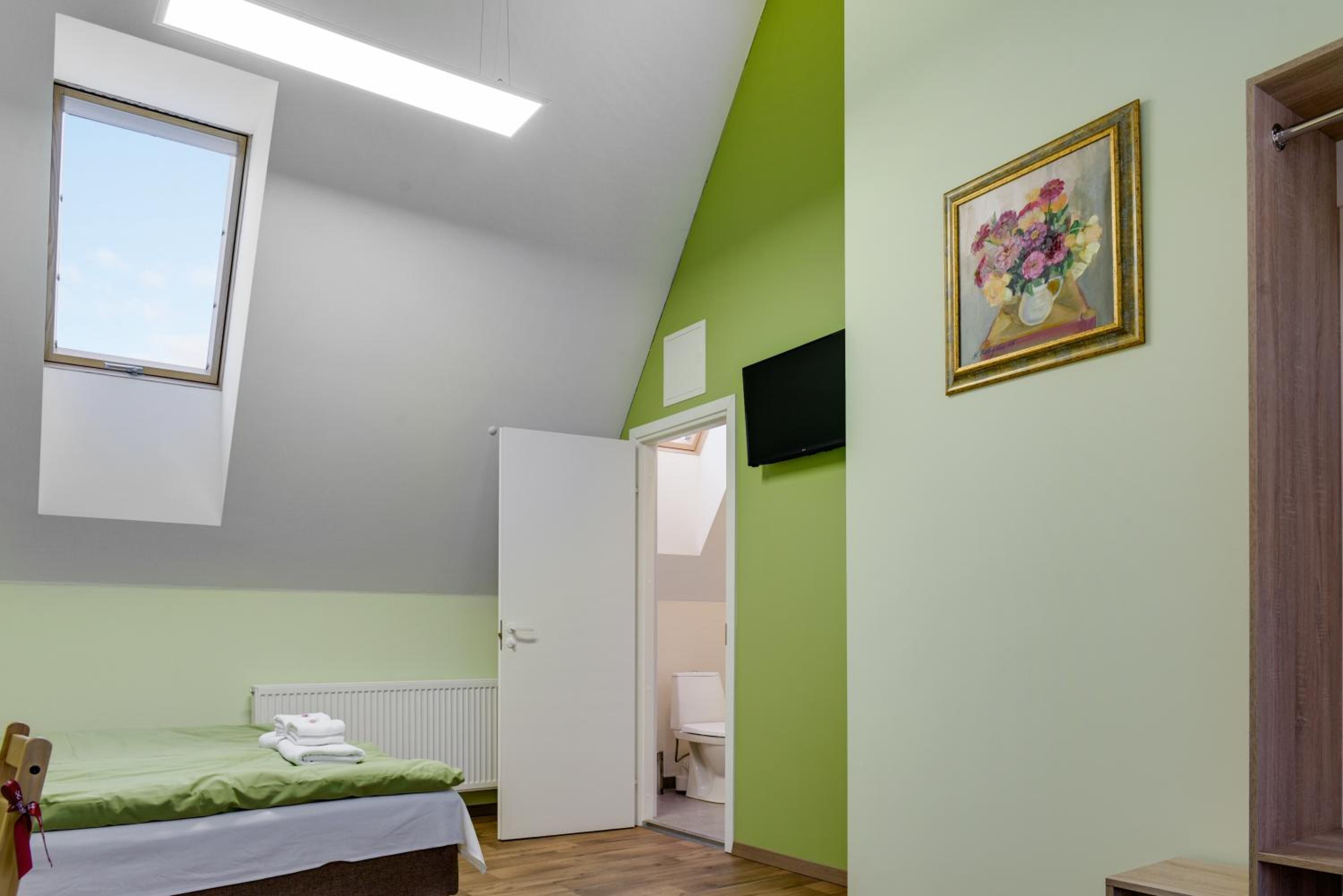 Double Room with Private Bathroom - Photo 4