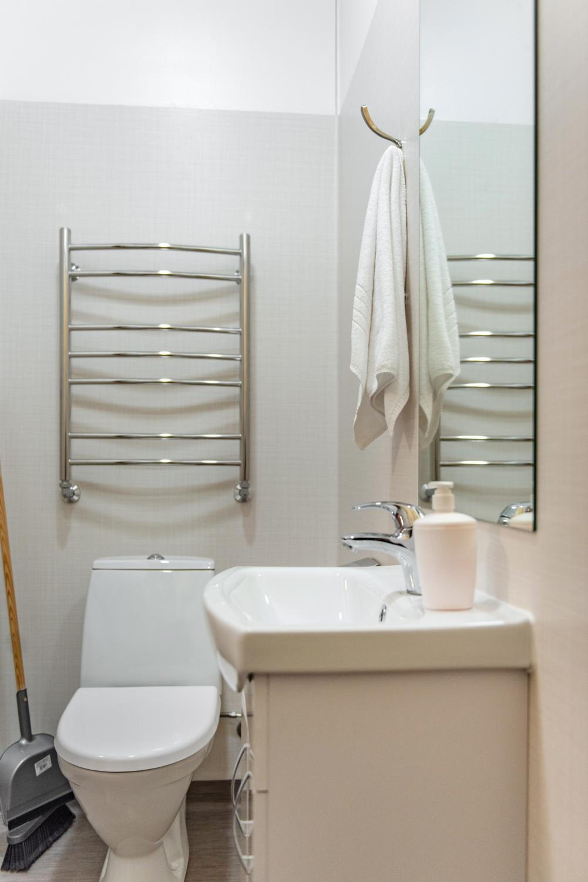 Family Room with Shower - Photo 7