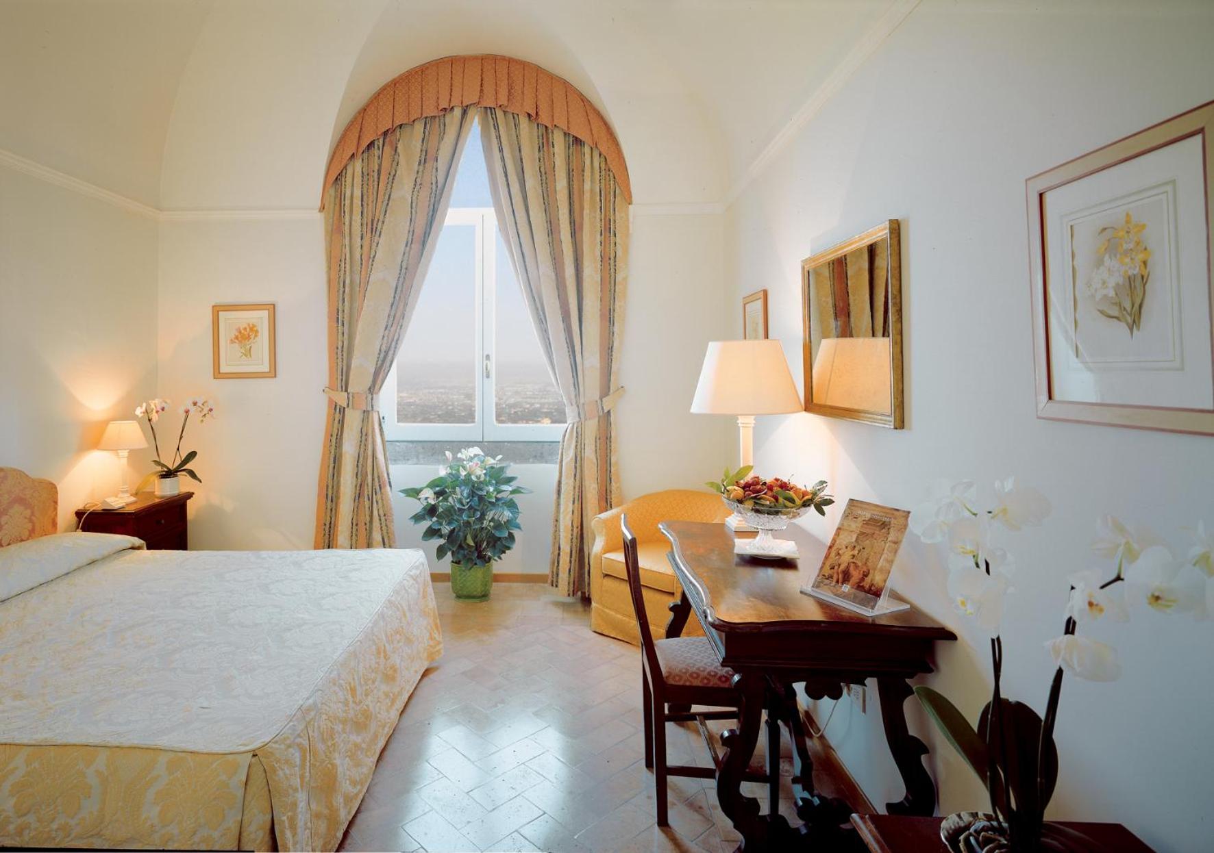 Deluxe Double Room - Photo 1