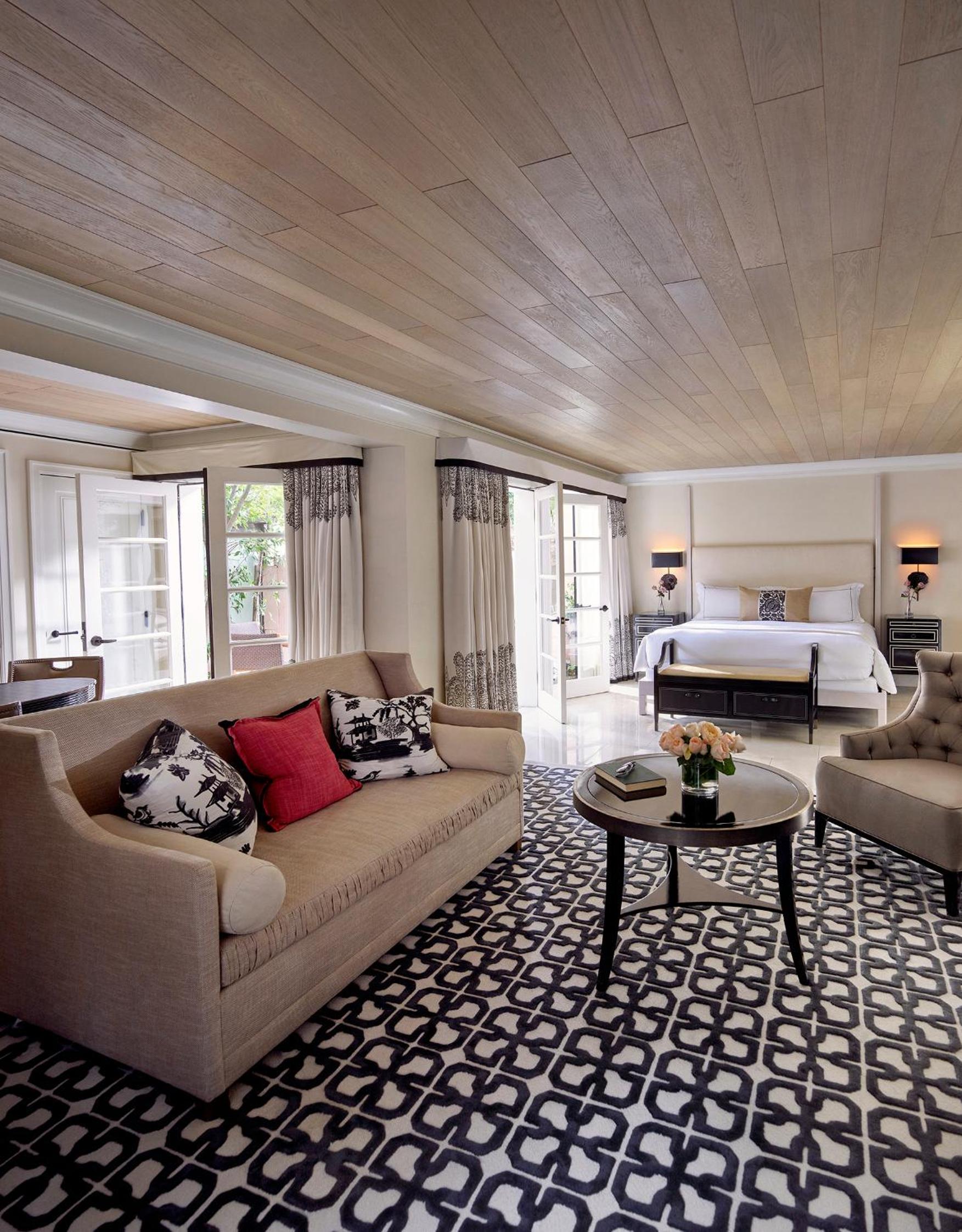 Junior Pool Suite