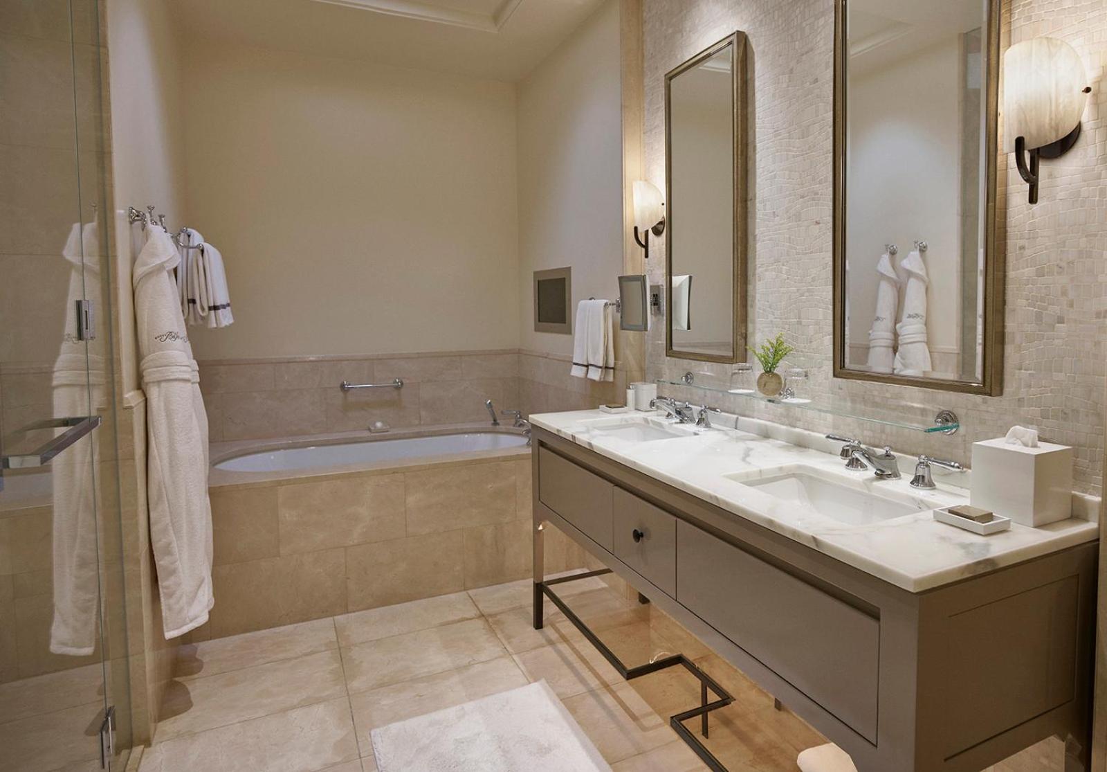 Junior Pool Suite
