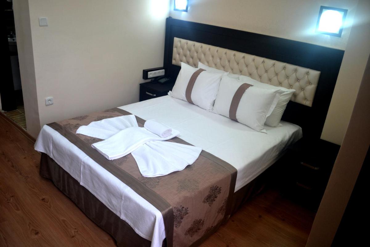 Standard Double or Twin Room photo 1