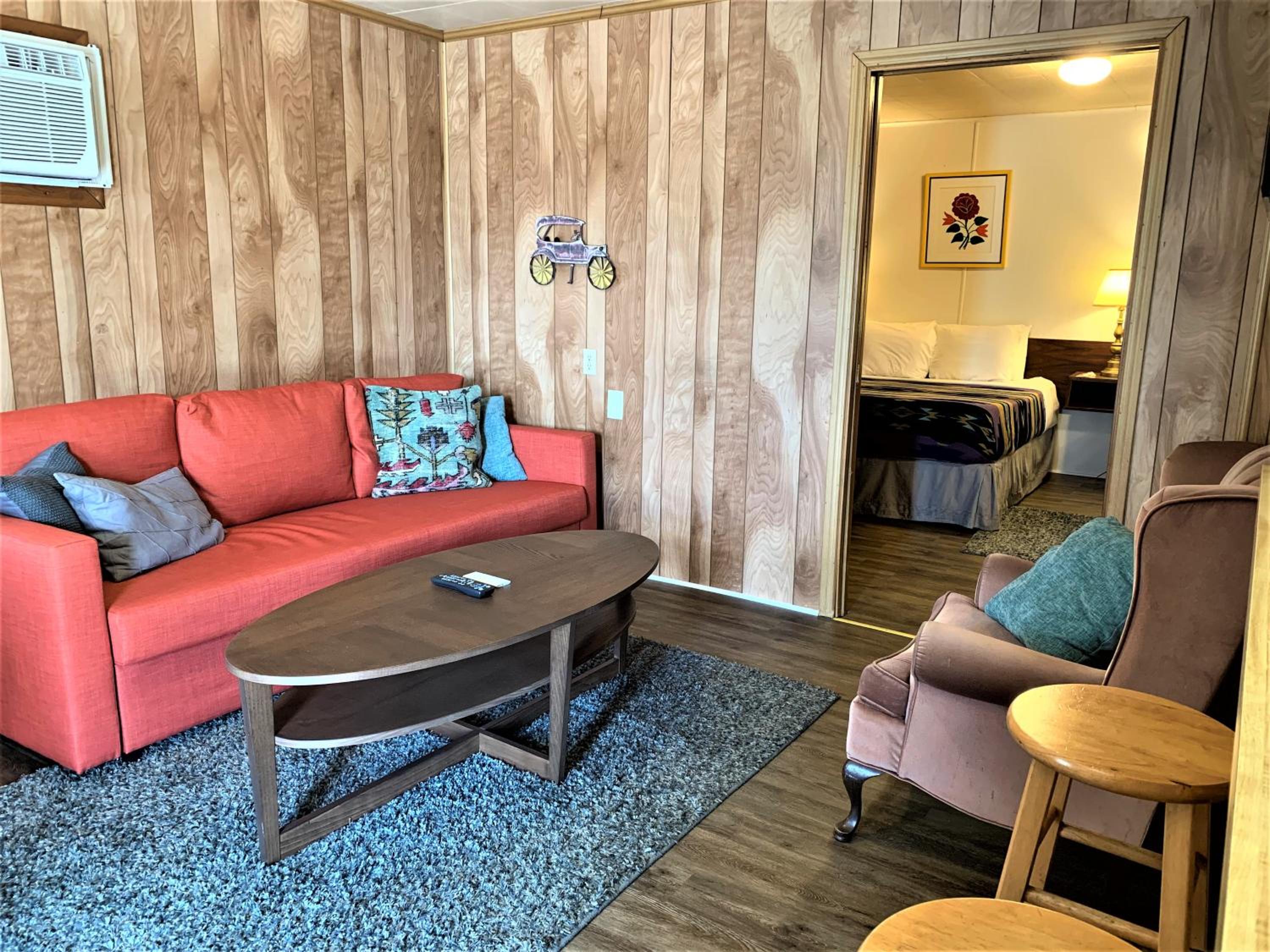 Deluxe Suite - Photo 11