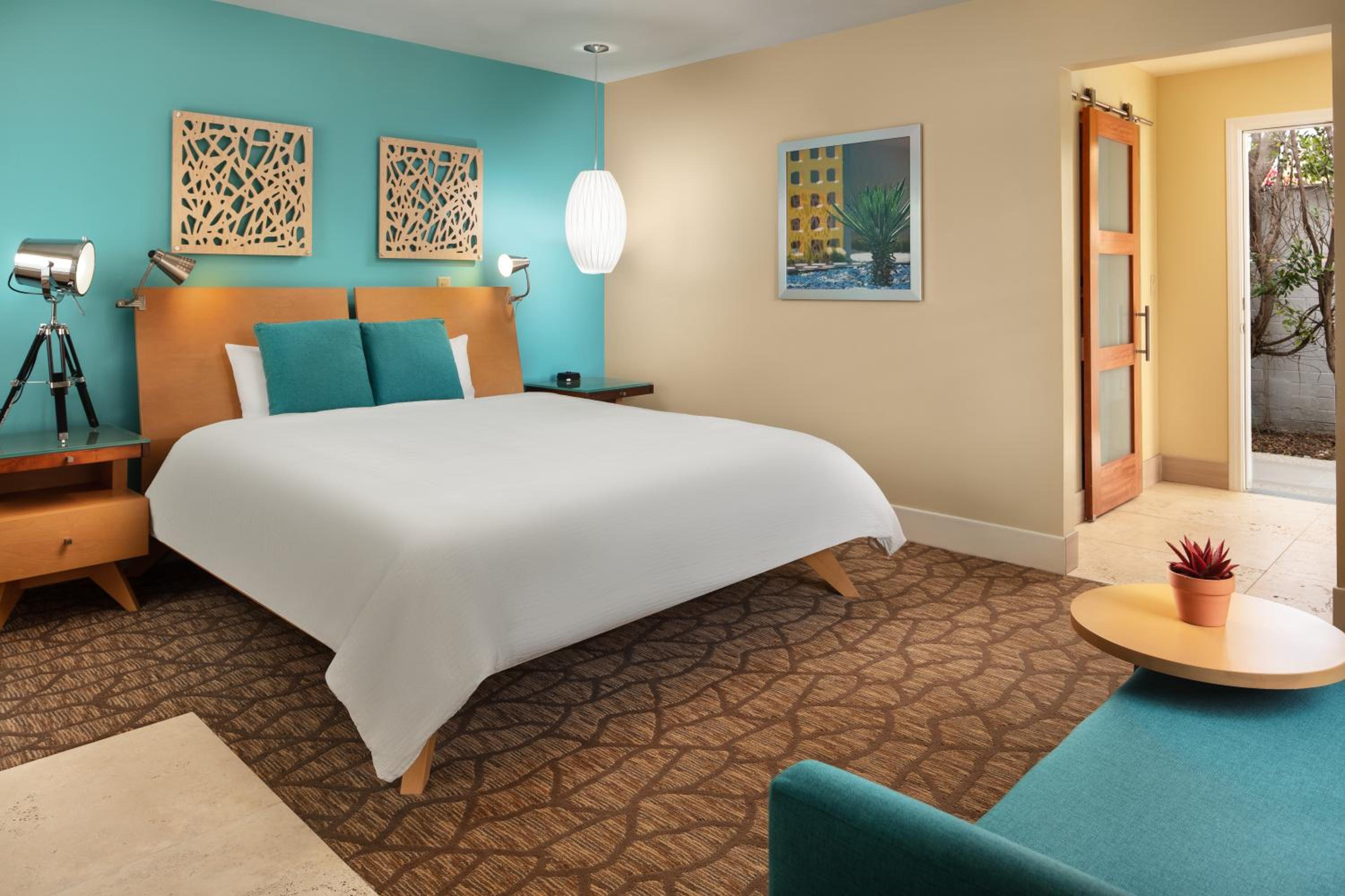 Deluxe King Room - Photo 1