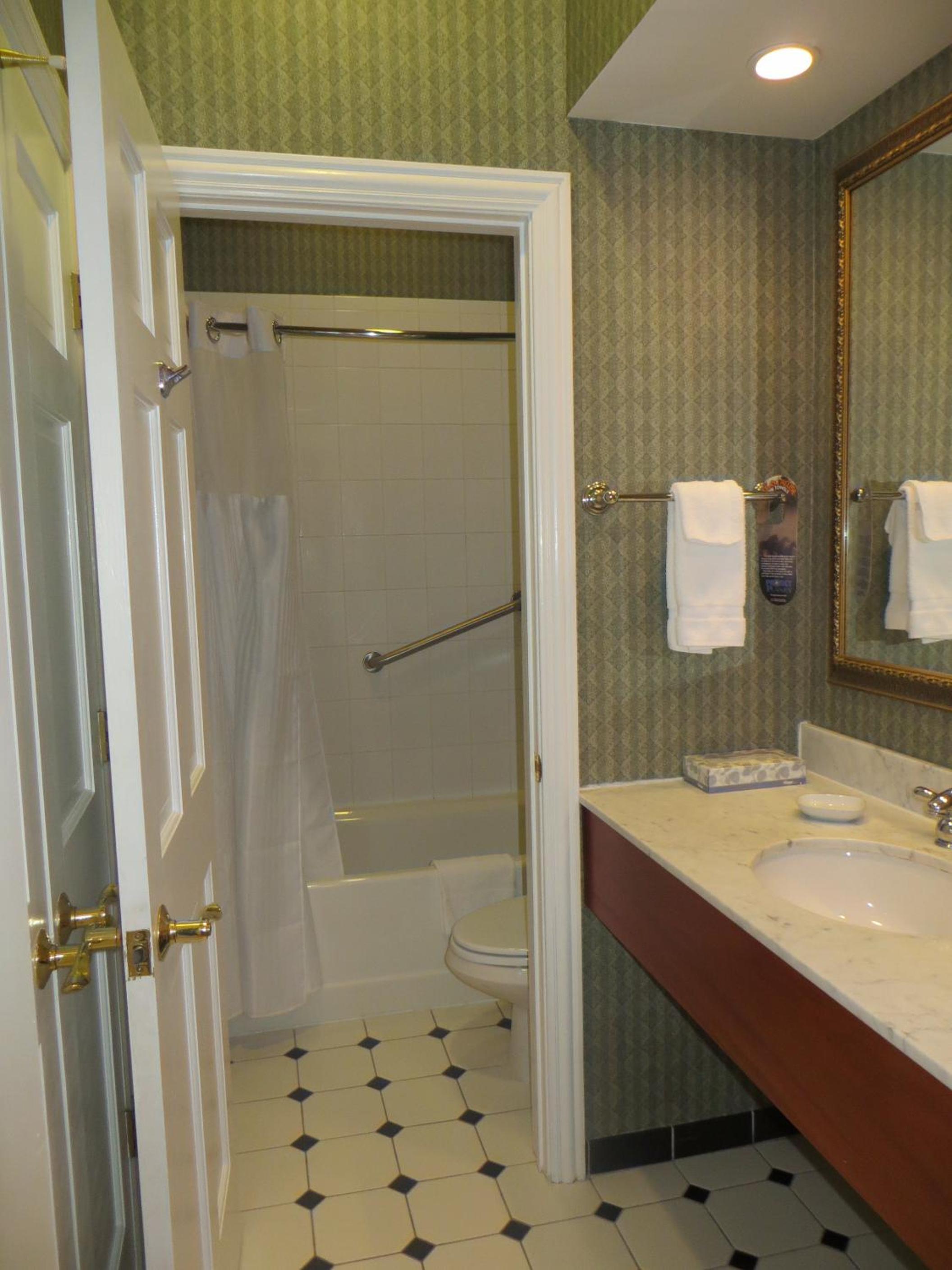 Double Room with Two Double Beds photo 2