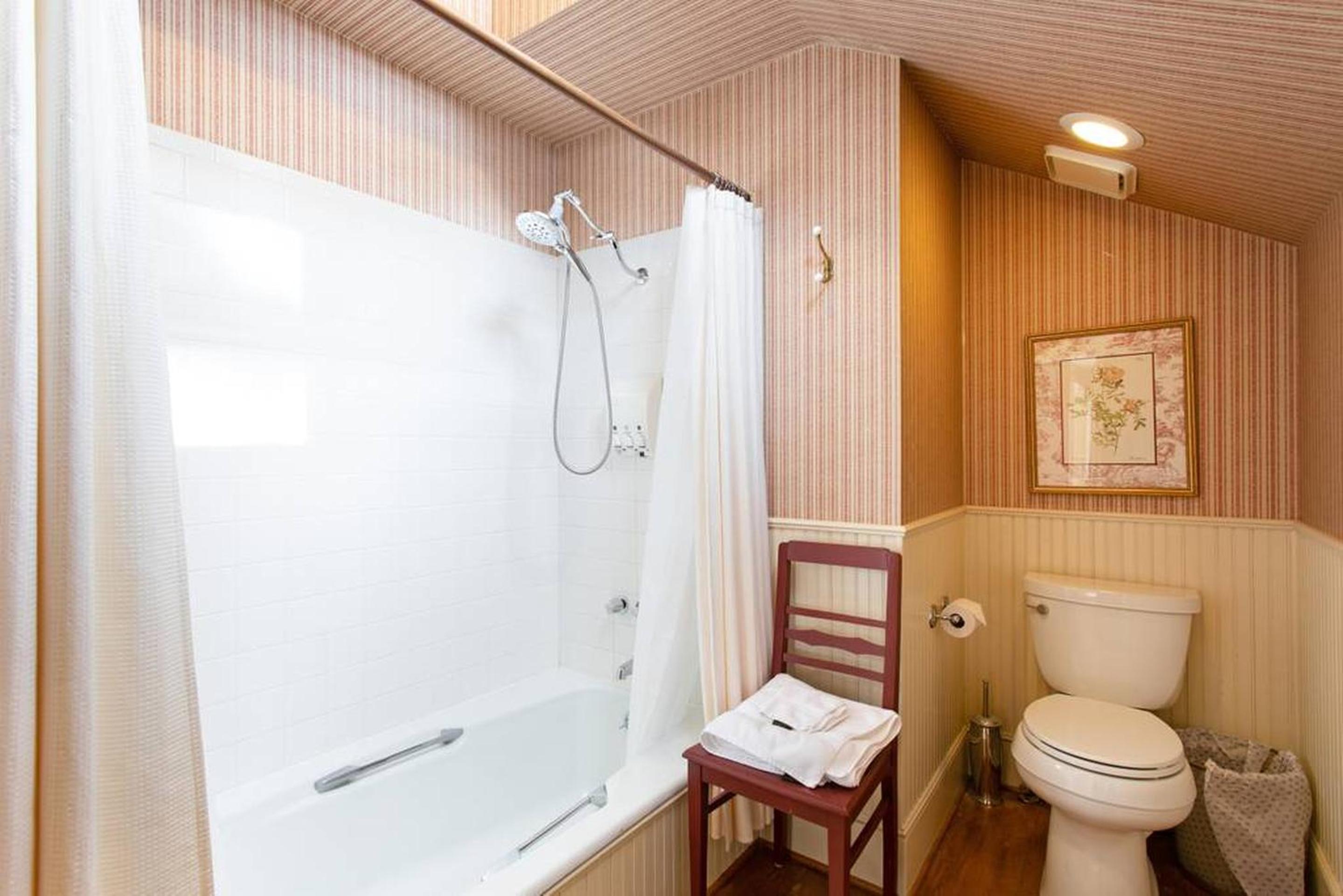 Suite with Mountain View photo 3