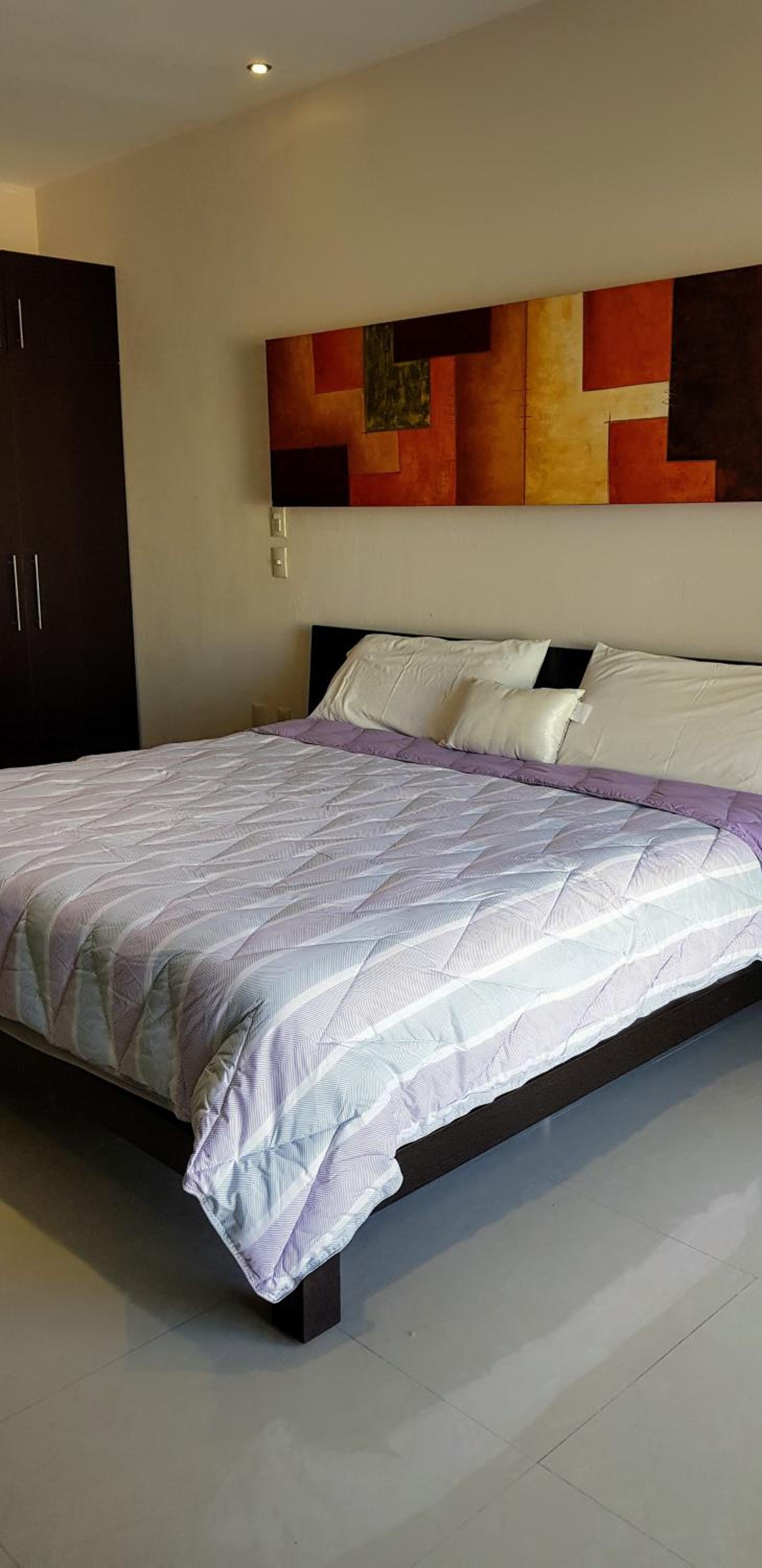Deluxe King Room - Photo 8