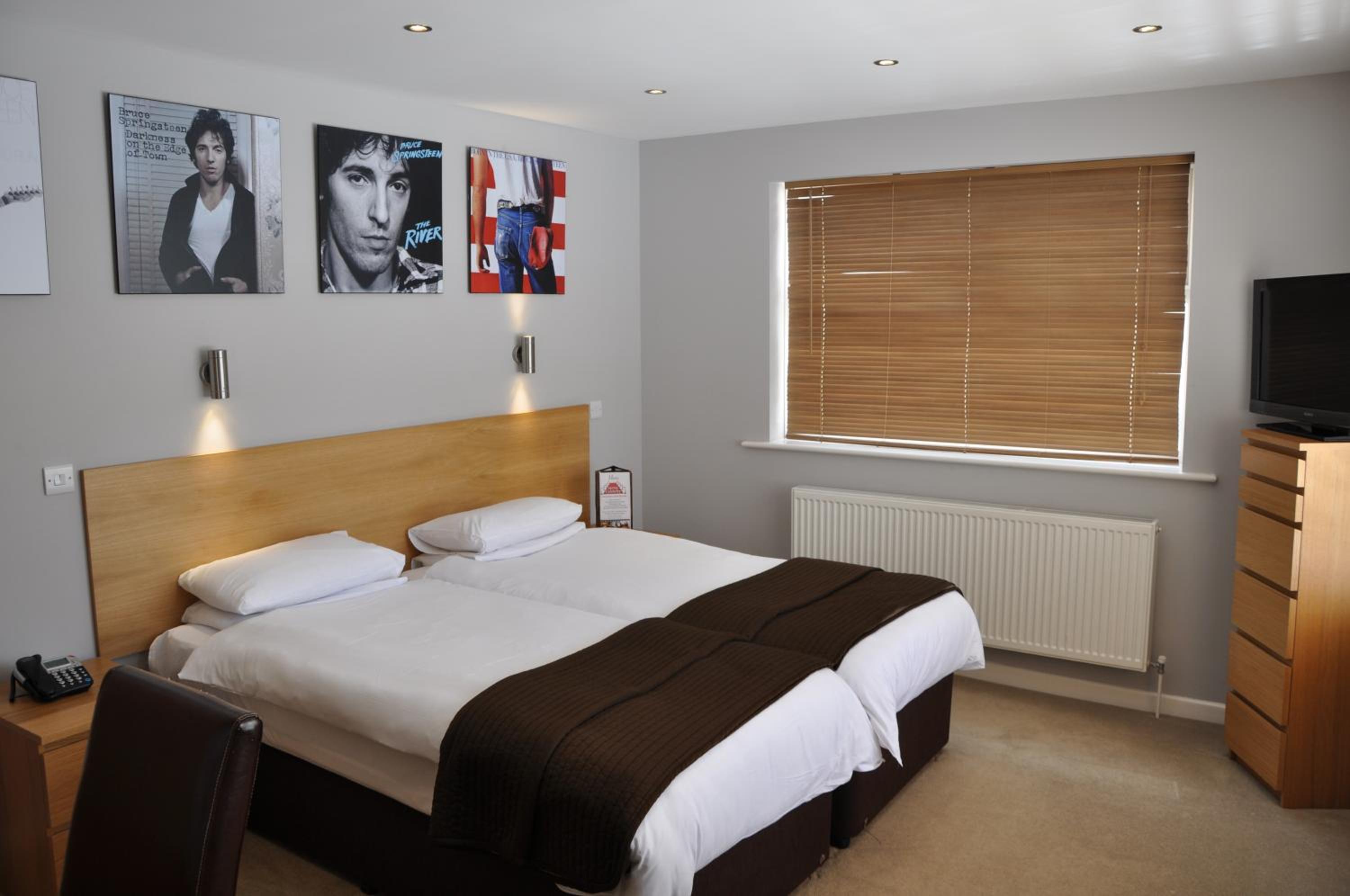 Superior Twin Room - Photo 4