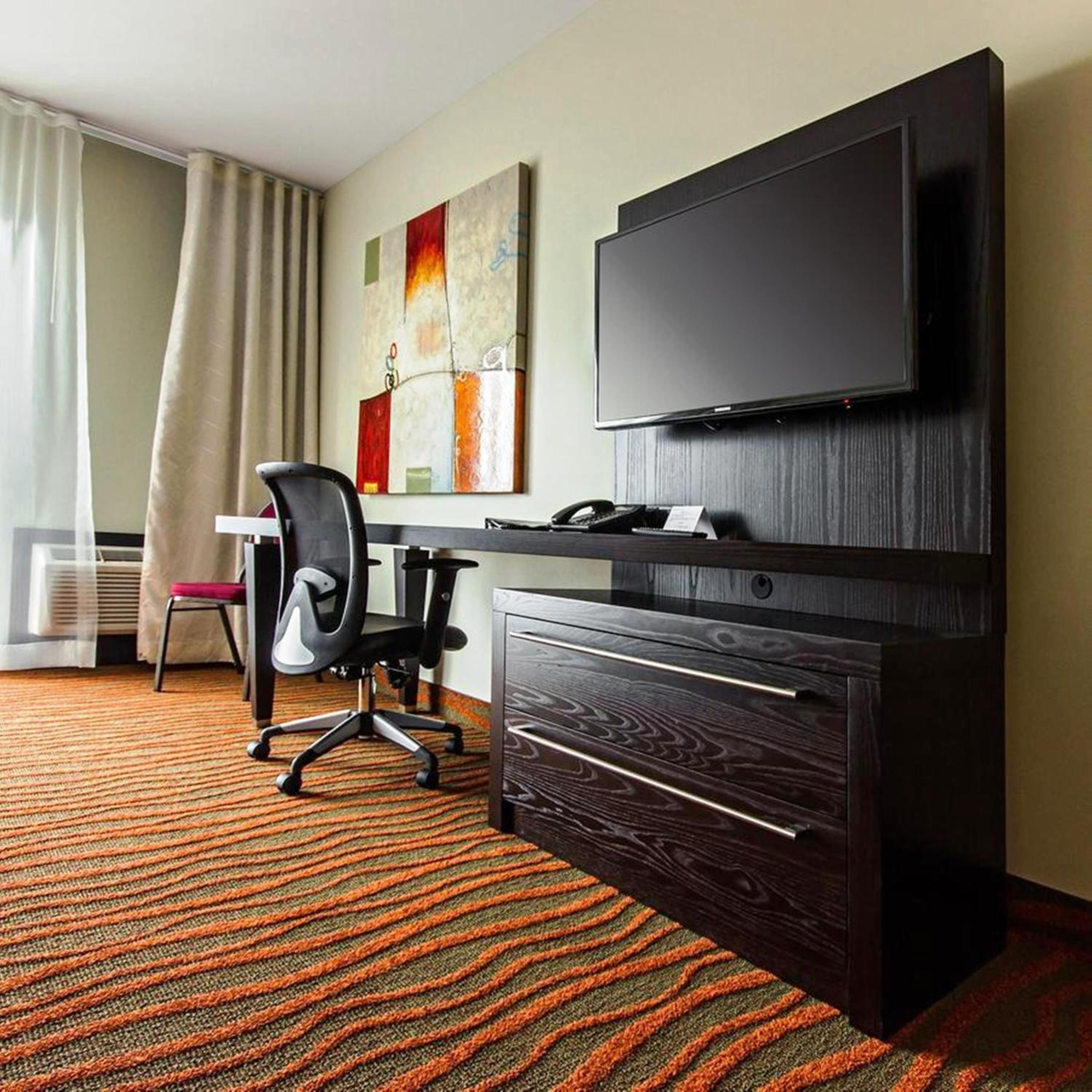 King Room with Parking View - Disability Access - Non-smoking