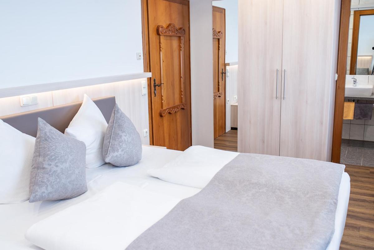 Double Room - Photo 9