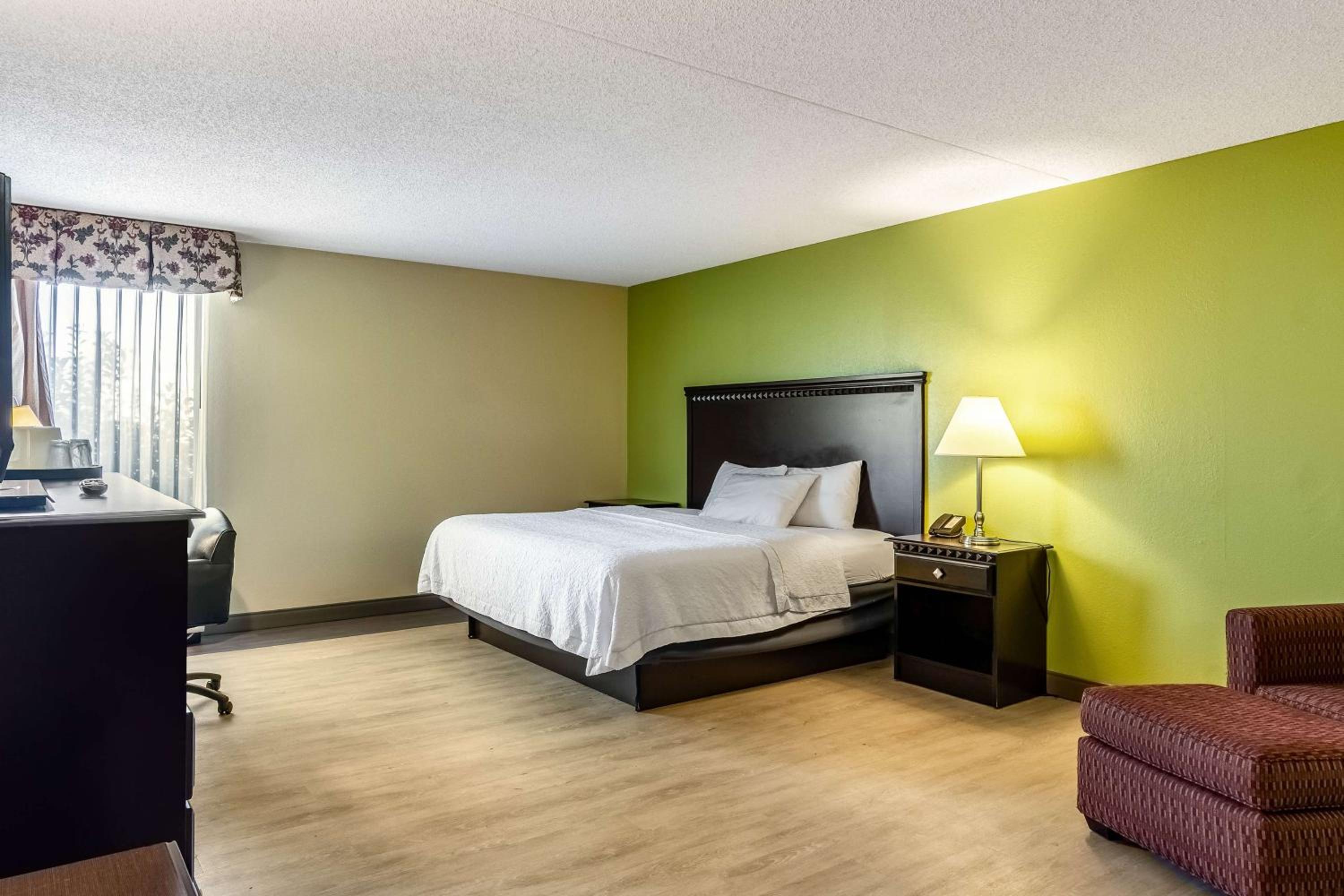 King Room - Disability Access - Non-Smoking