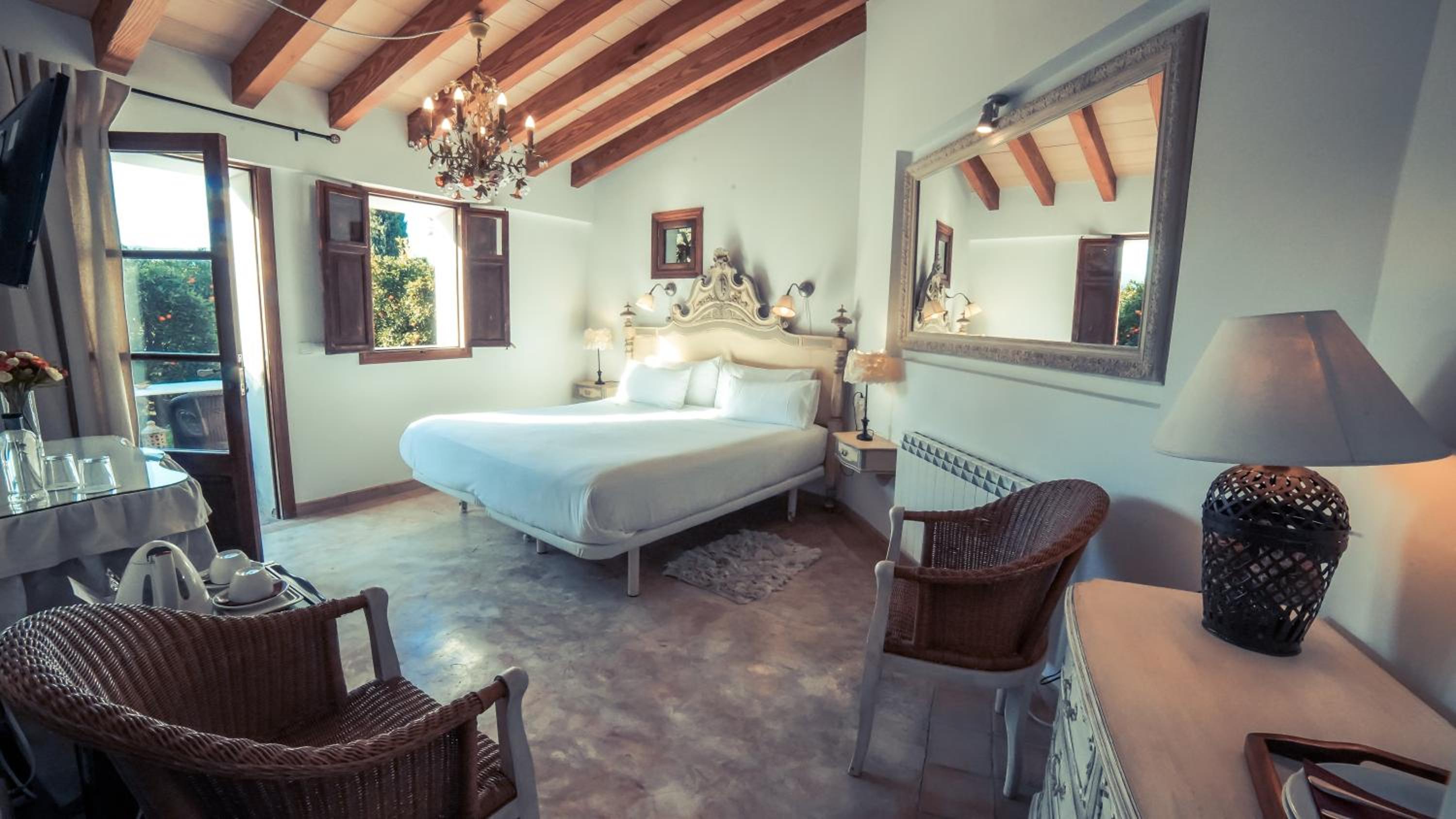Double or Twin Room with Terrace photo 2