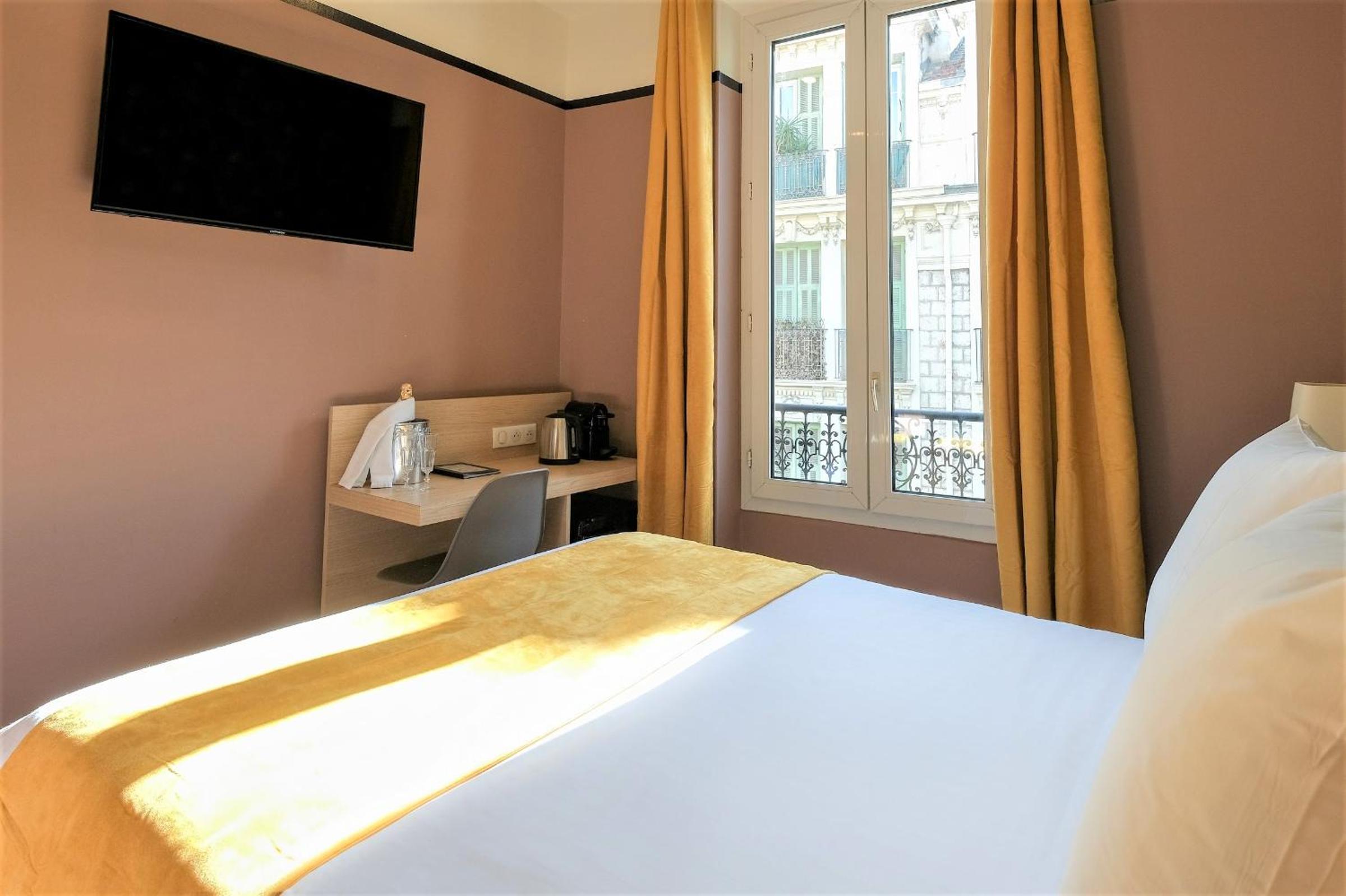 Small Standard Double Room - Photo 12