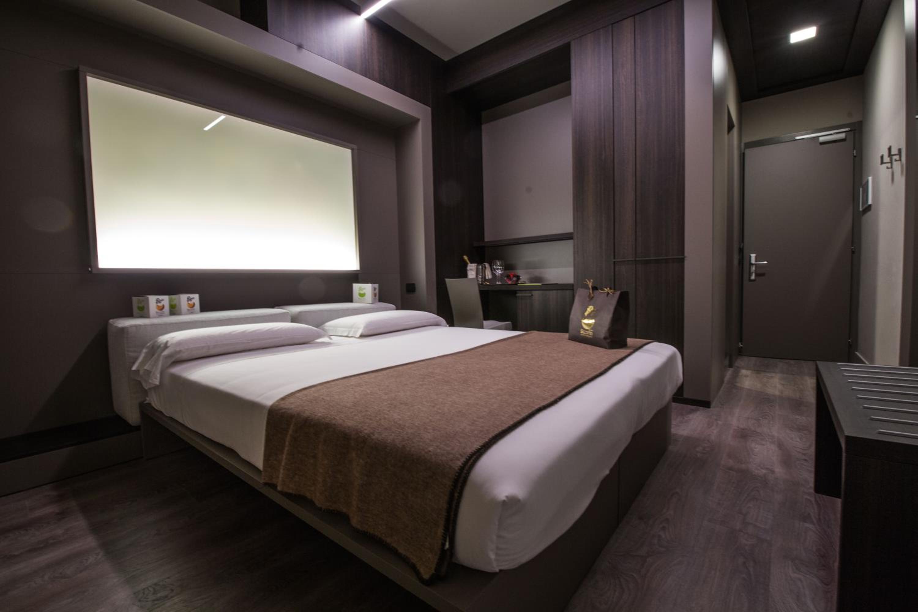 Superior Double or Twin Room photo 3