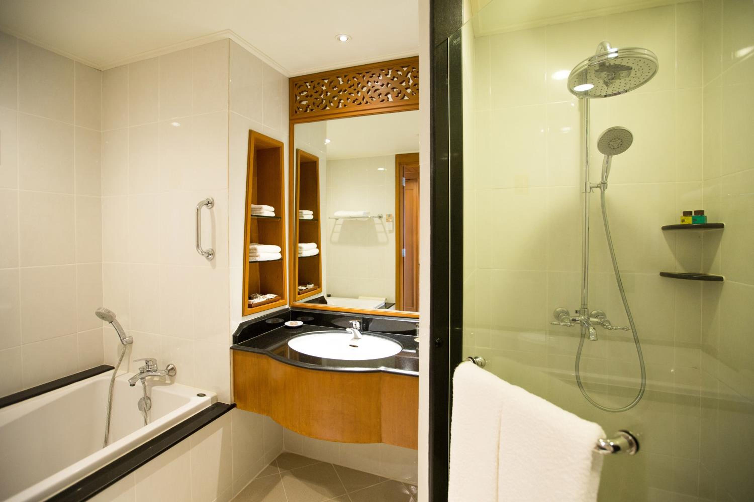 Deluxe Double or Twin Room - Photo 4