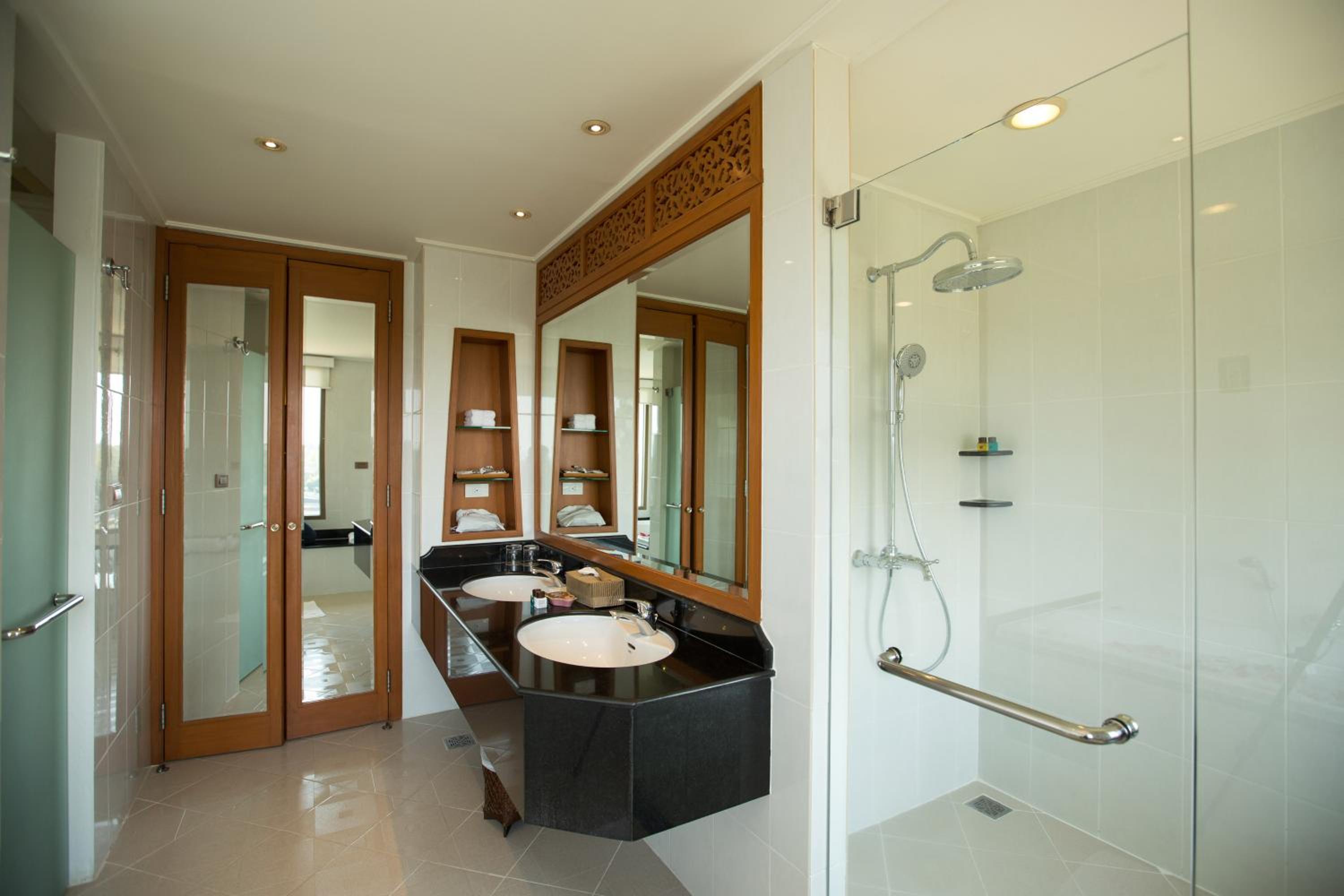 Balcony River View Suite - Photo 4