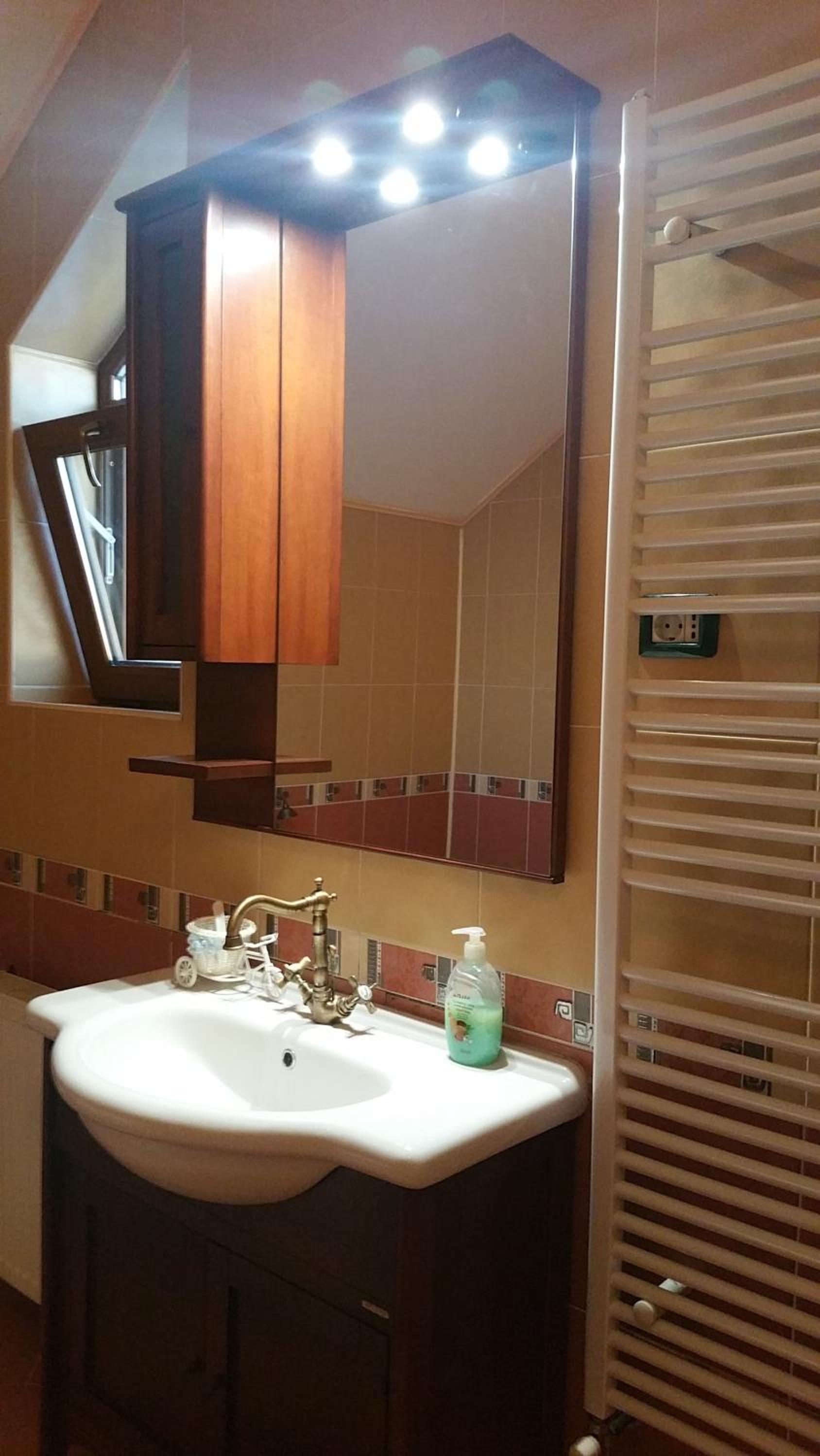 Economy Double Room - Photo 13