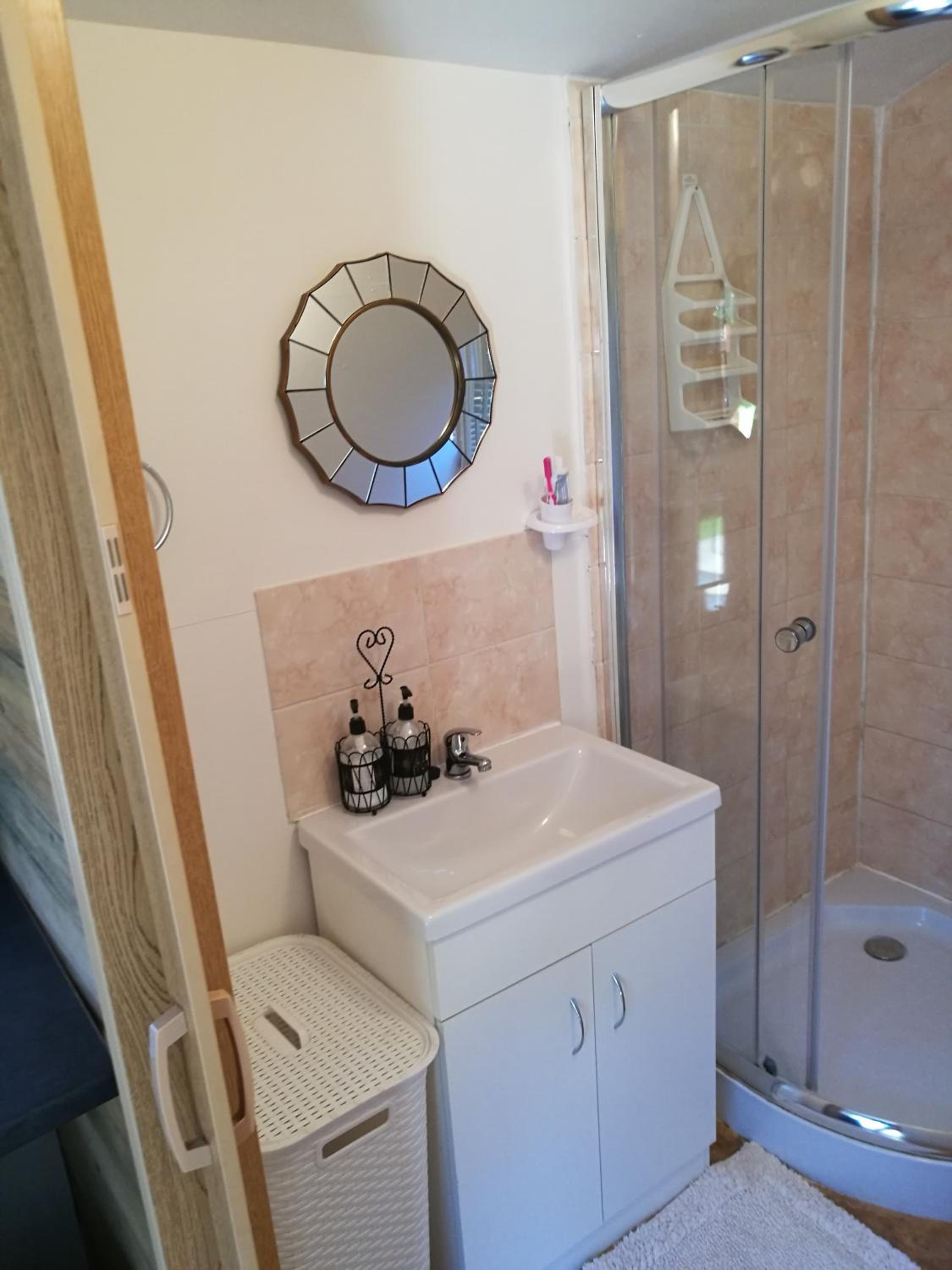 Budget Double Room photo 2