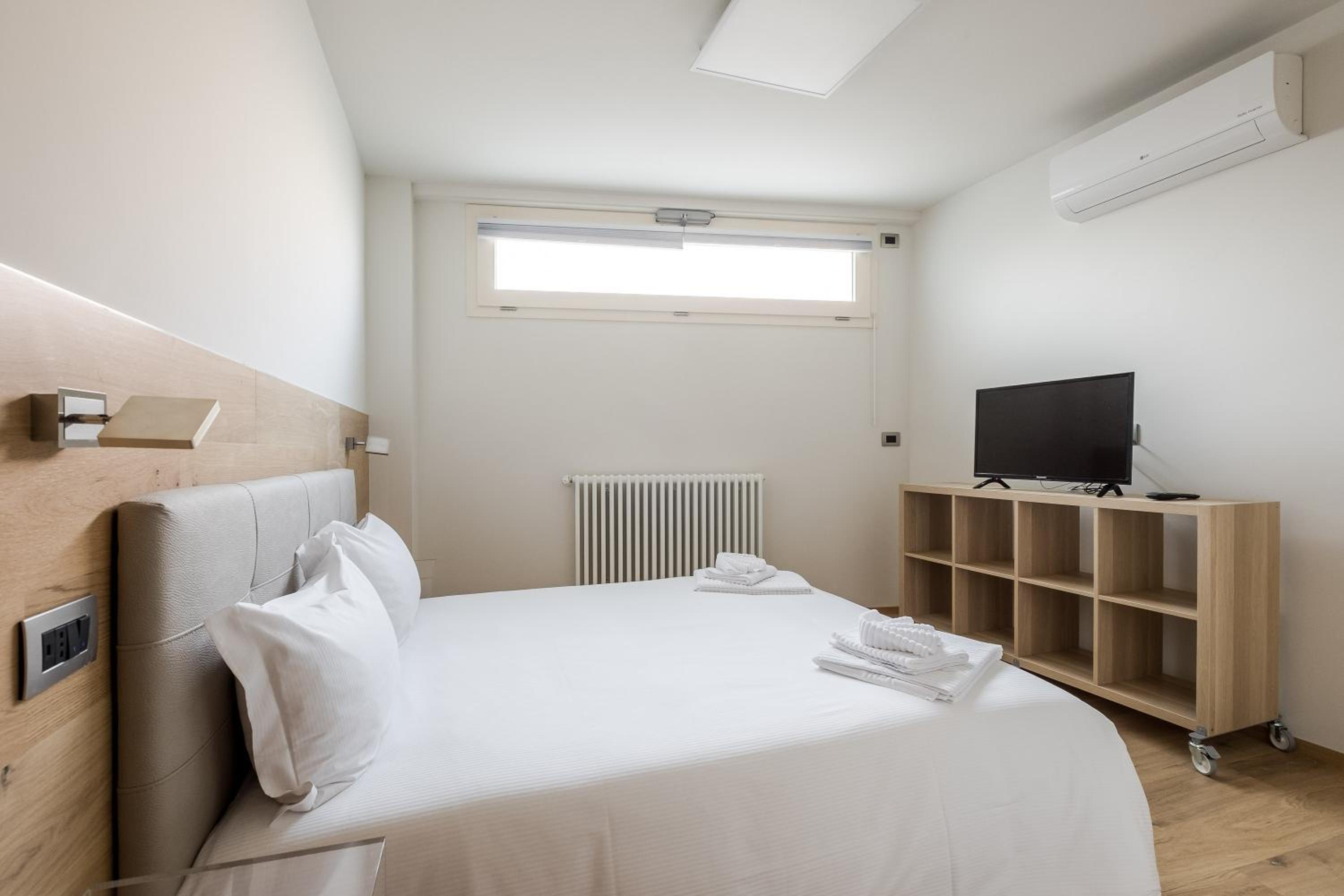 One-Bedroom Apartment - Photo 20
