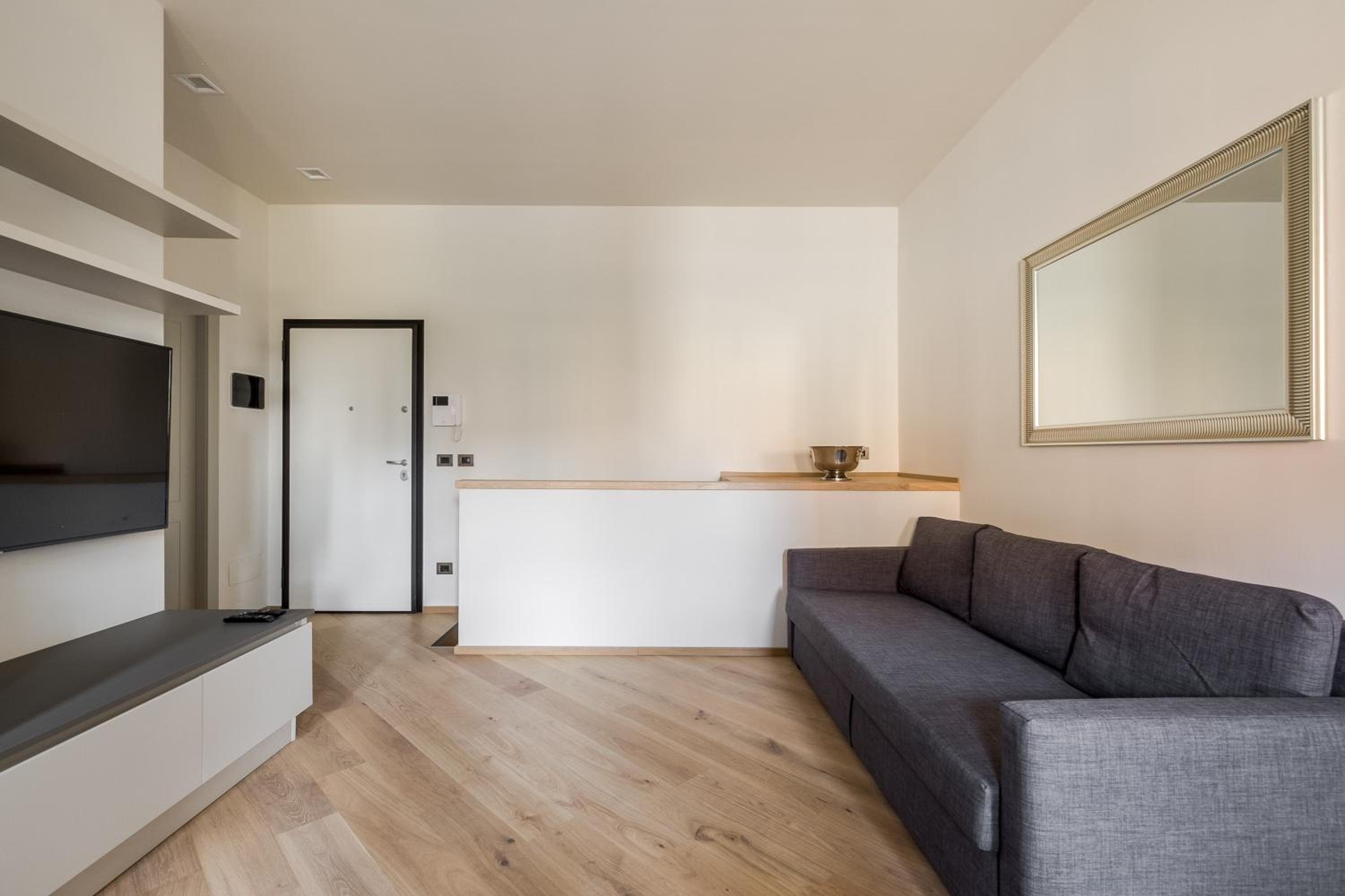 One-Bedroom Apartment - Photo 14