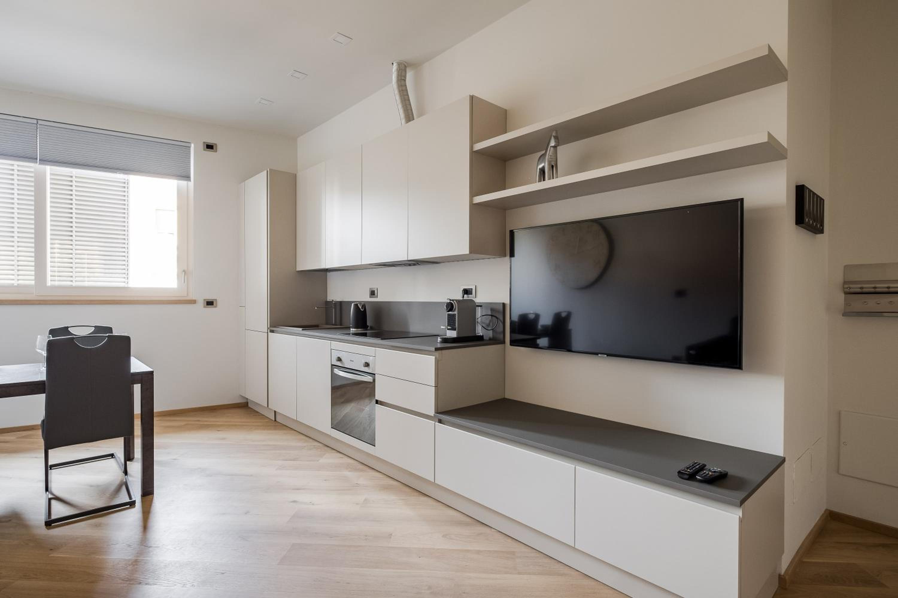 One-Bedroom Apartment - Photo 12