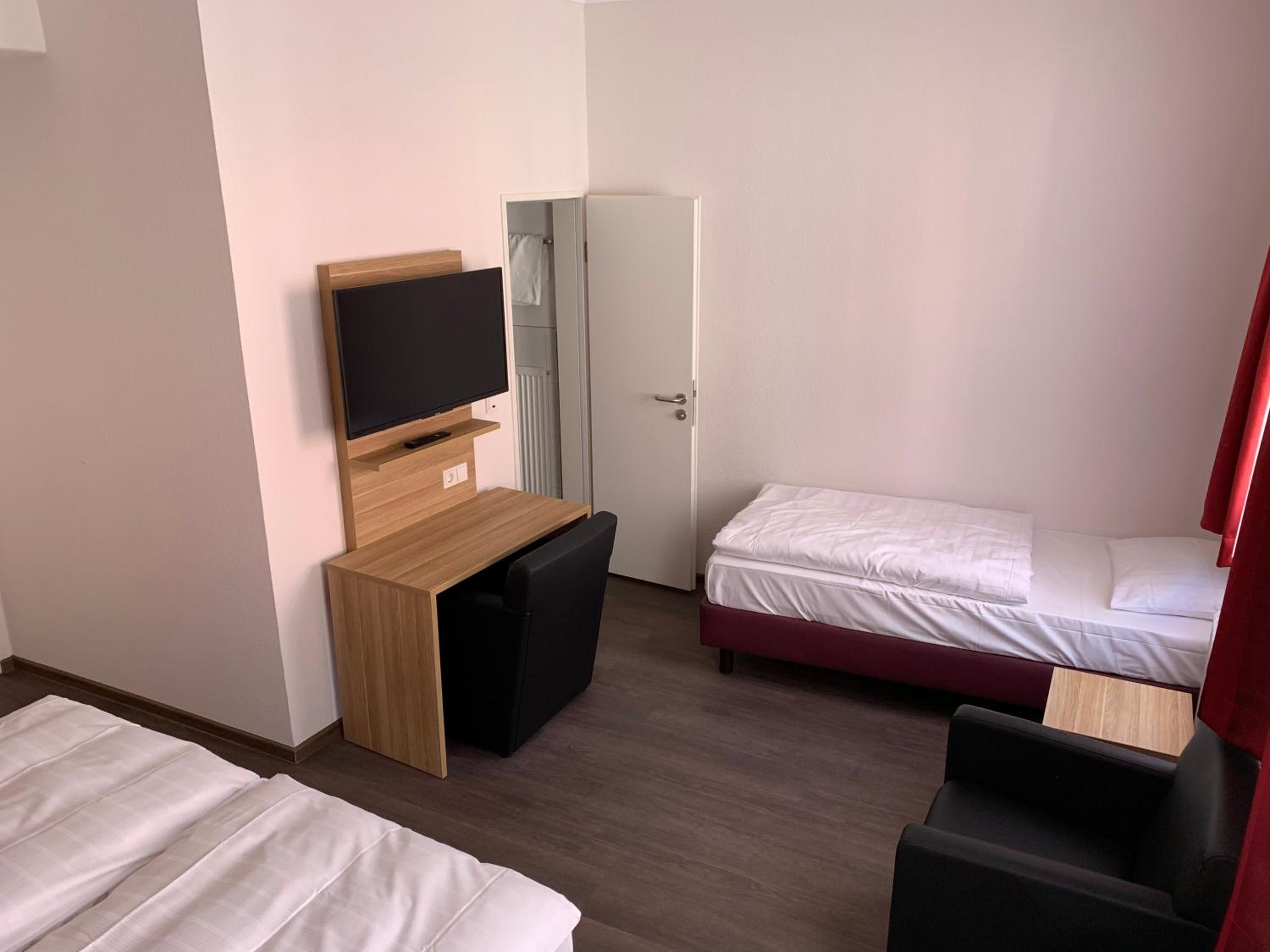 Triple Room (3 Adults) - Photo 1