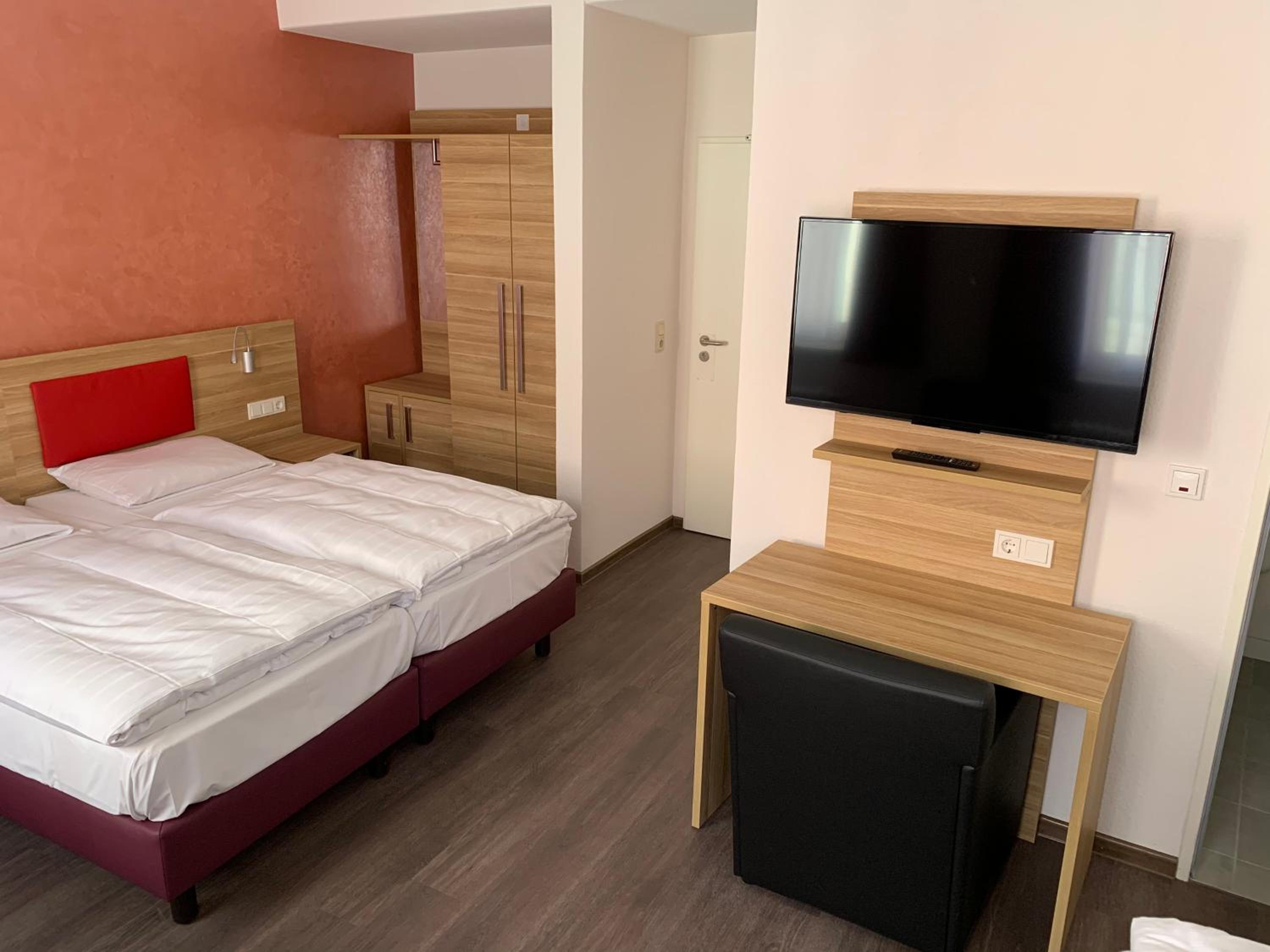 Triple Room (3 Adults) - Photo 2