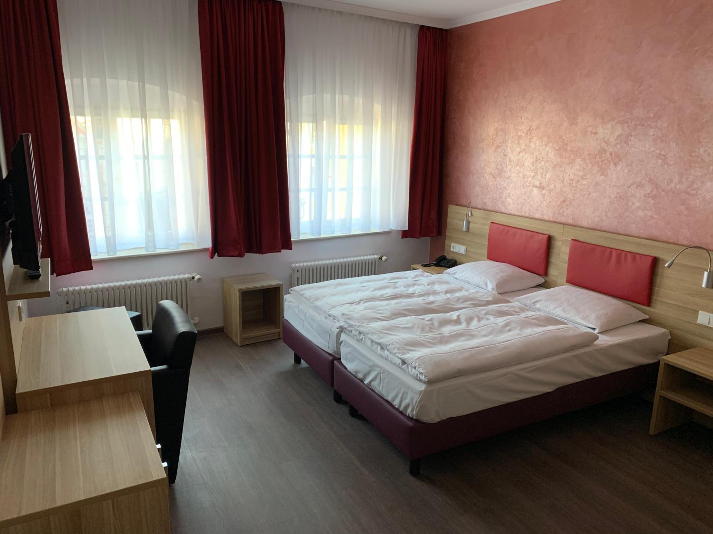 Double Room - Photo 3