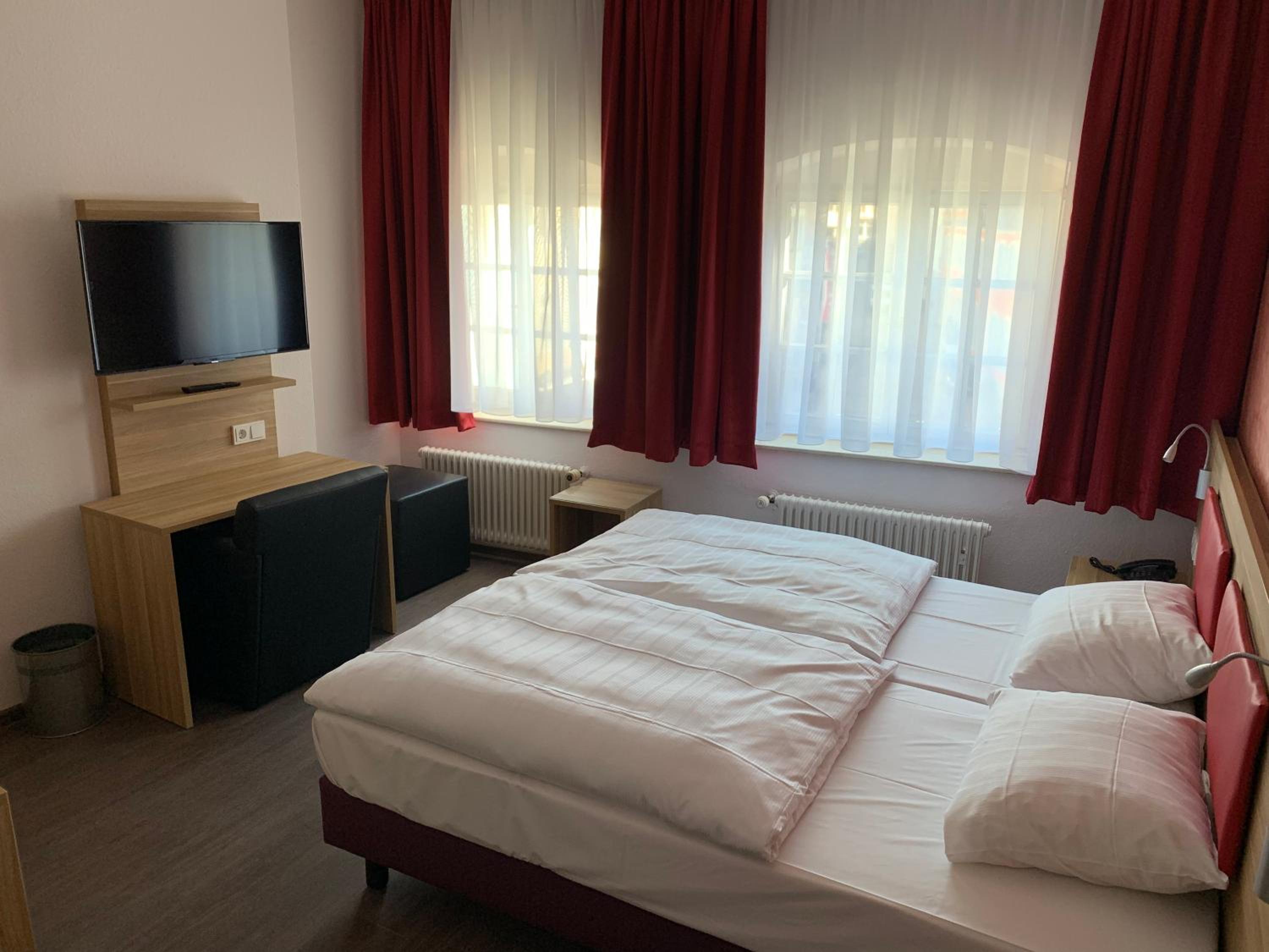 Double Room - Photo 4