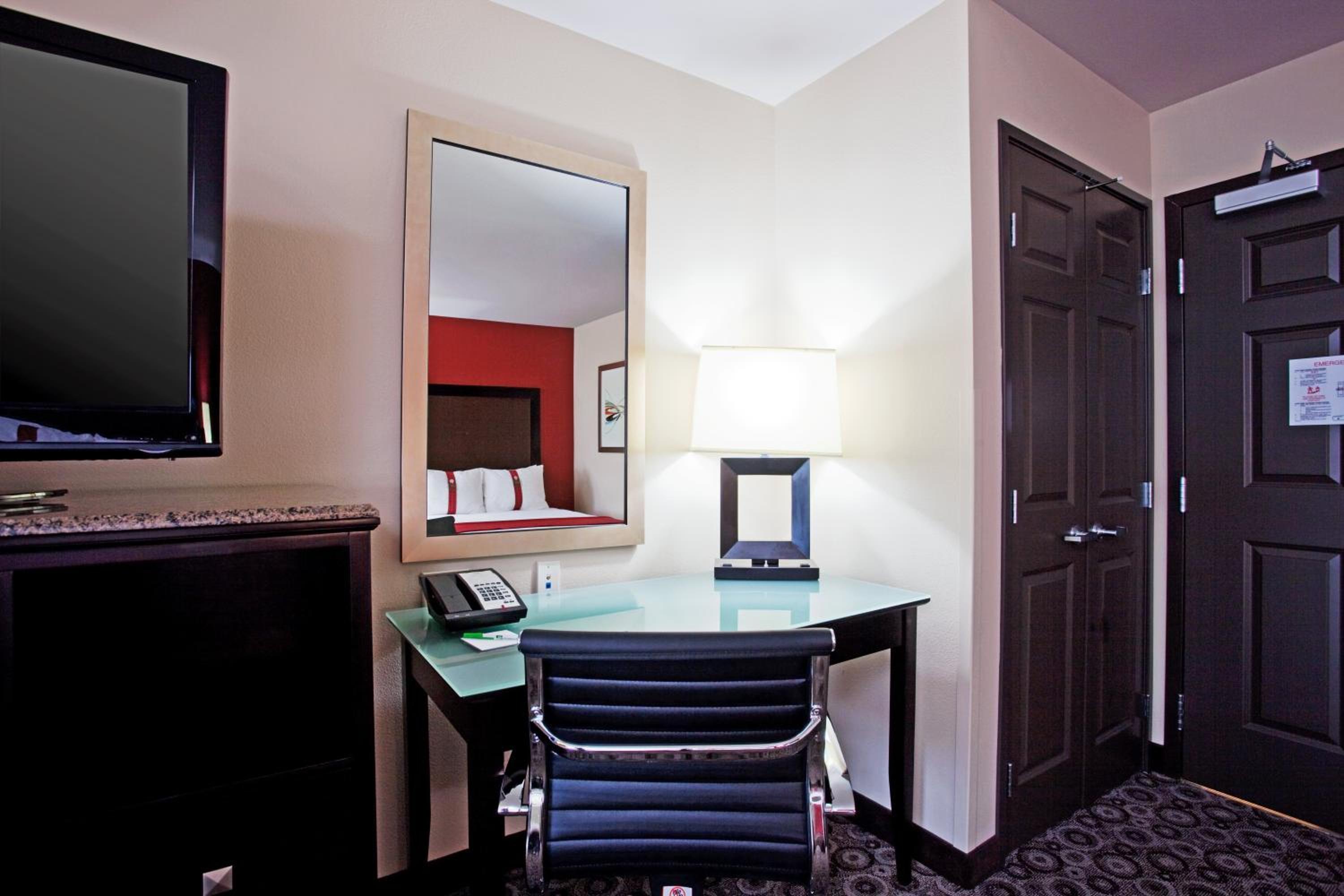 Queen Room - Disability Access