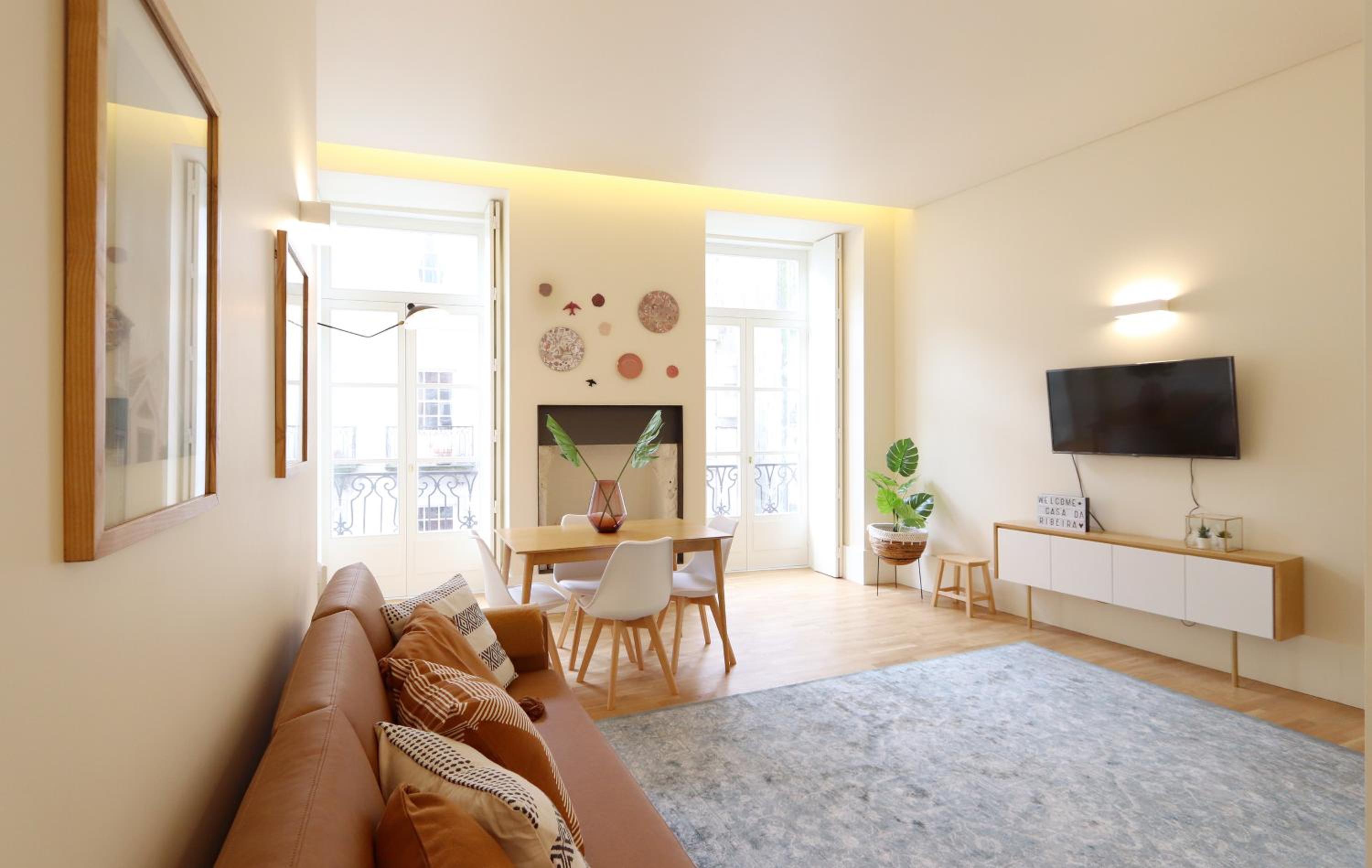 One-Bedroom Apartment - Photo 2