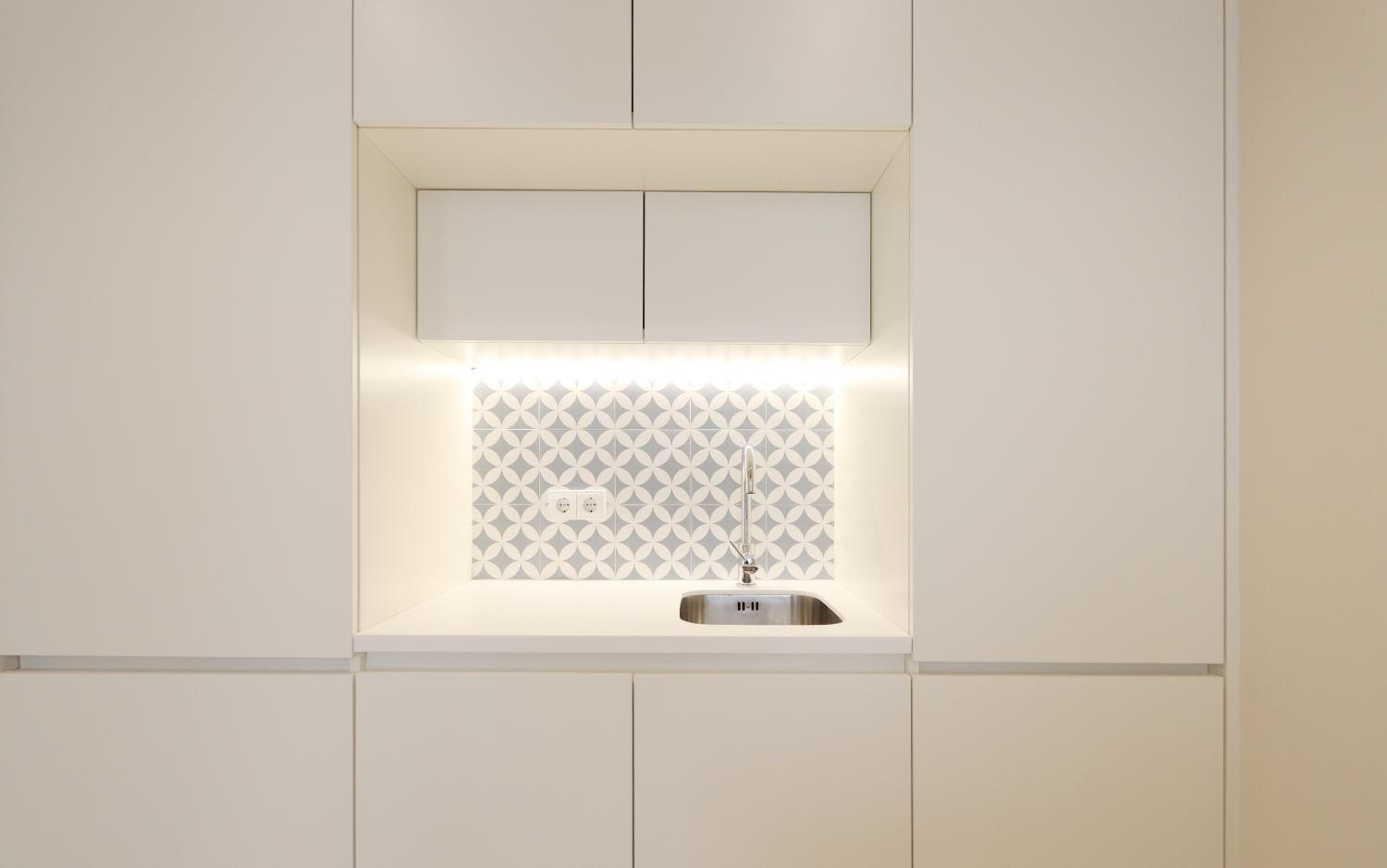 One-Bedroom Apartment - Photo 18