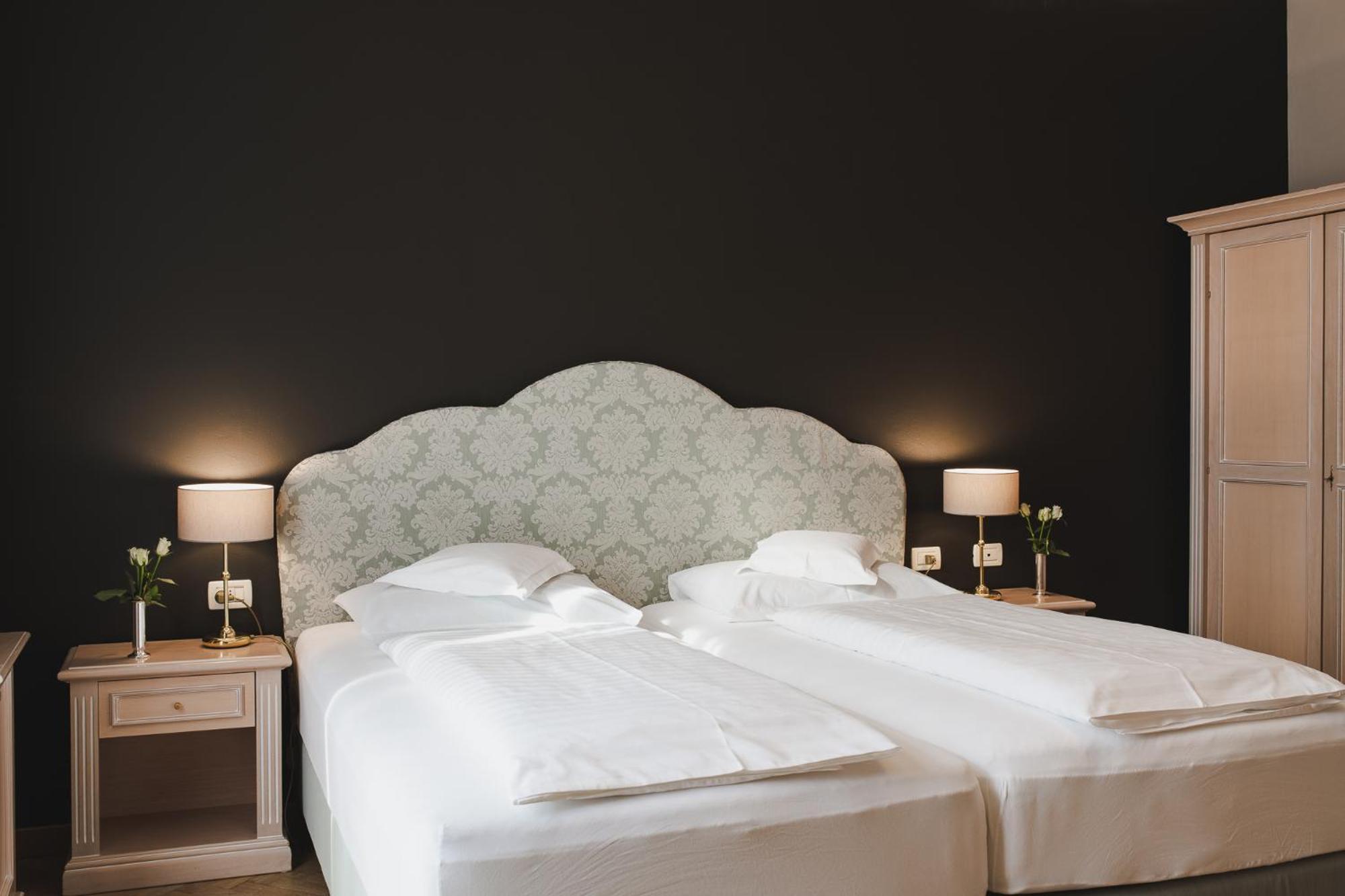 Deluxe Double Room - Photo 7
